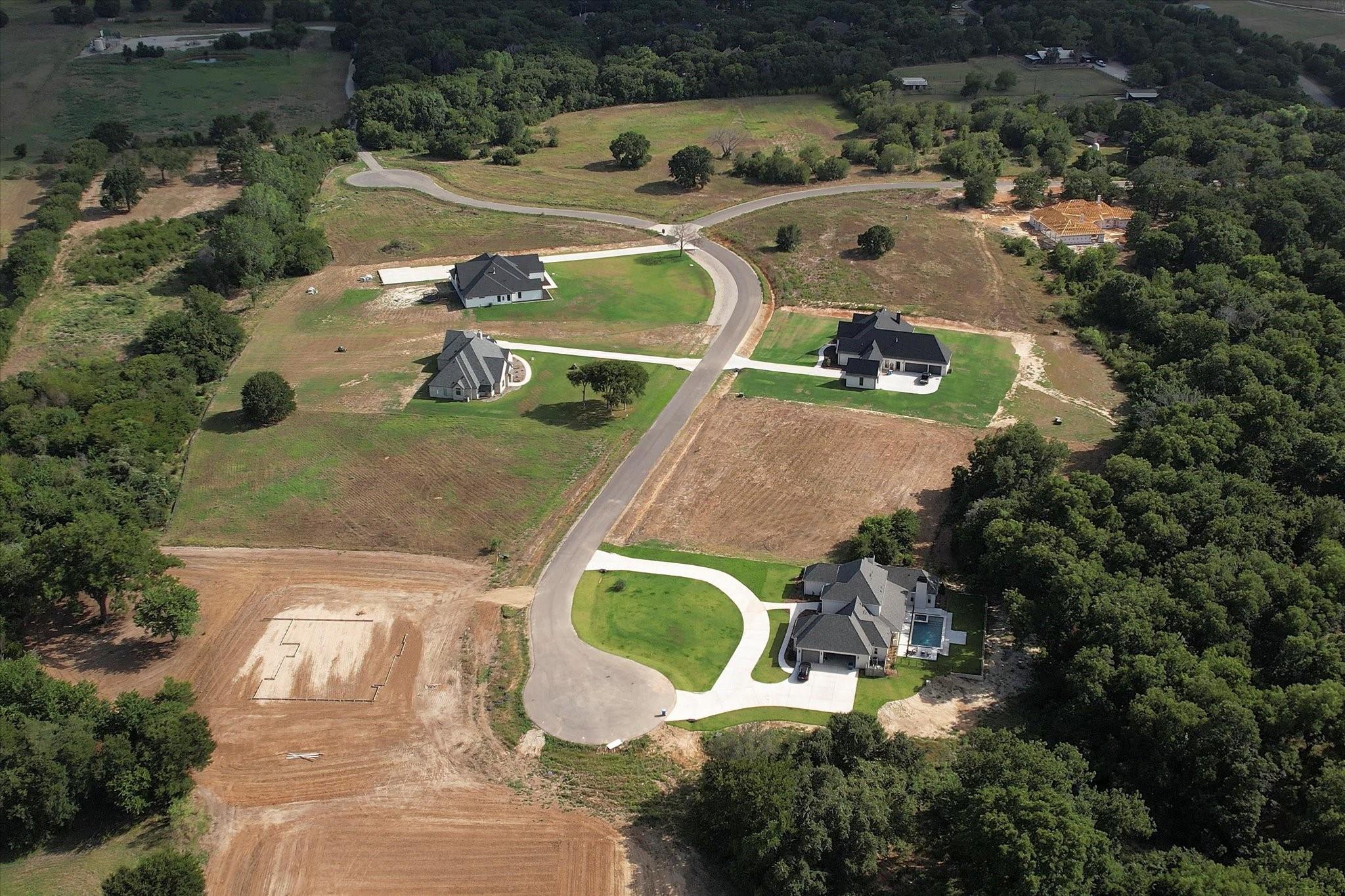 main property photo 9