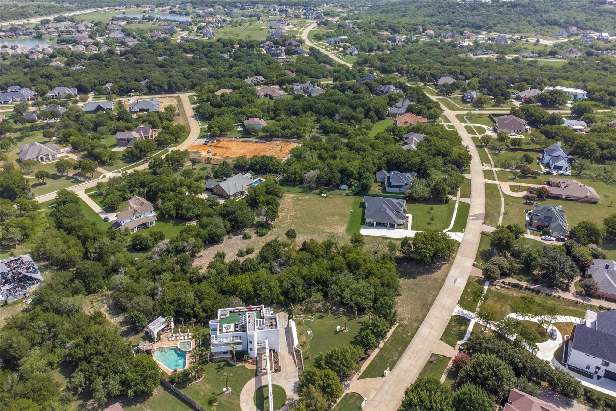 main property photo 13