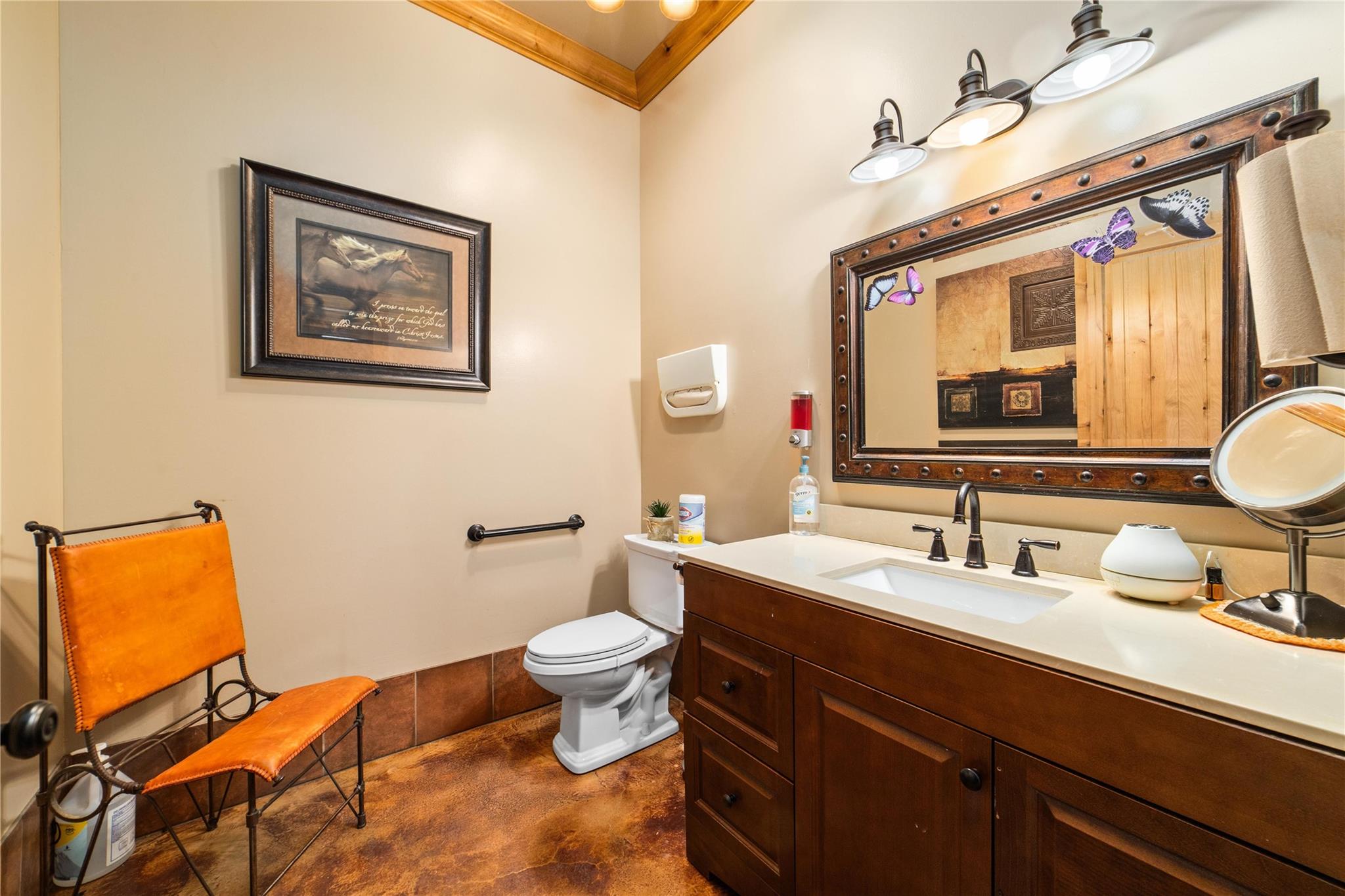 main property photo 27