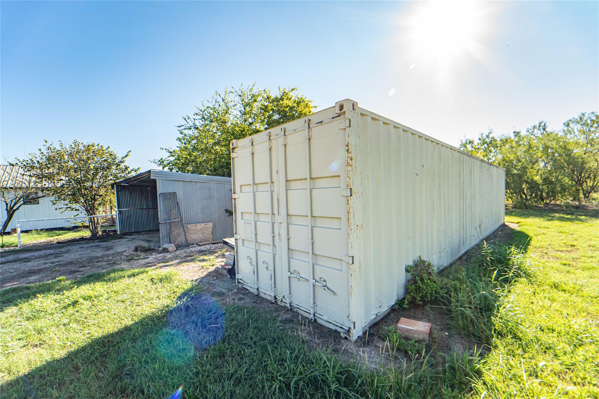 main property photo 23