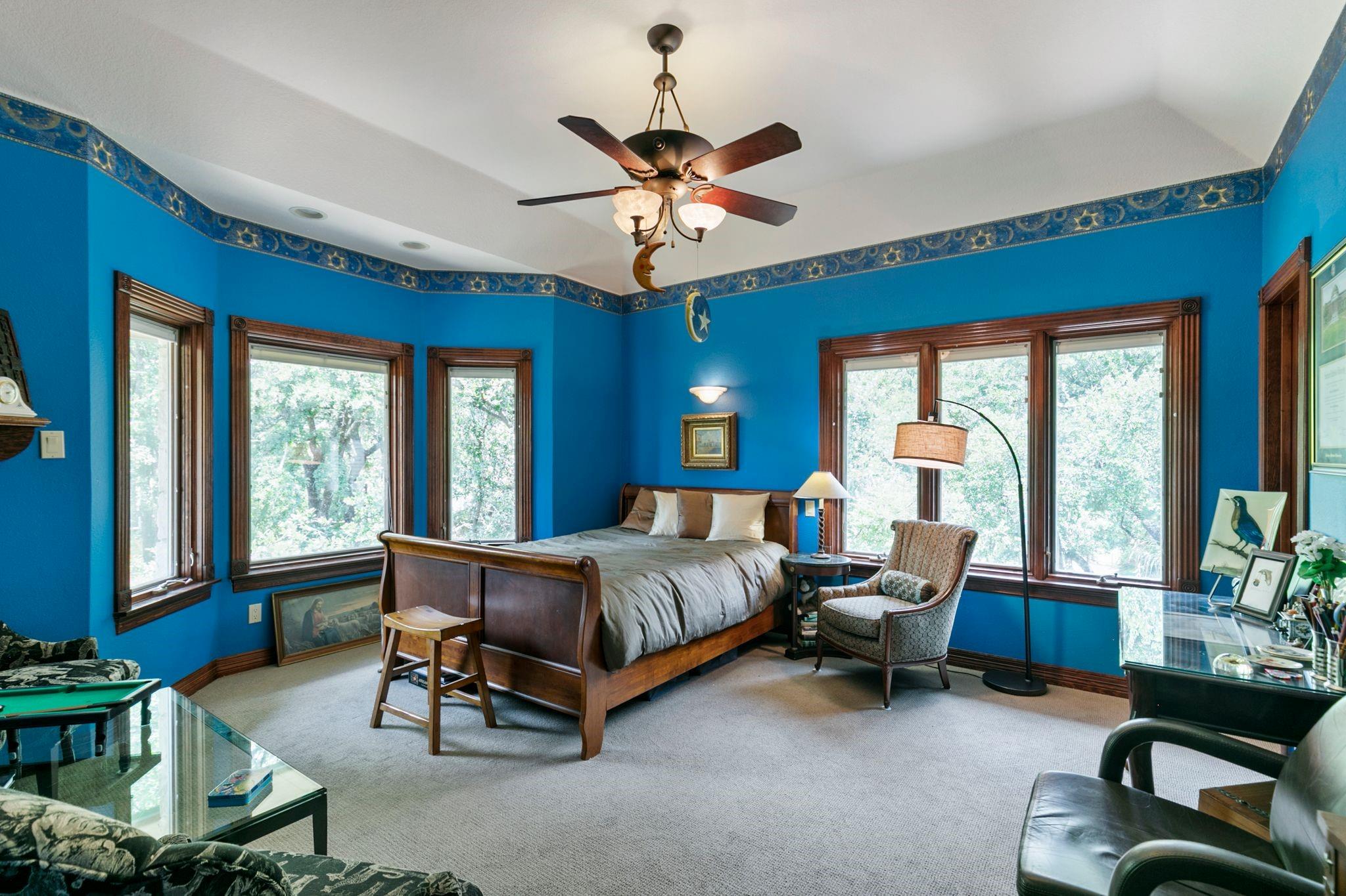 main property photo 28