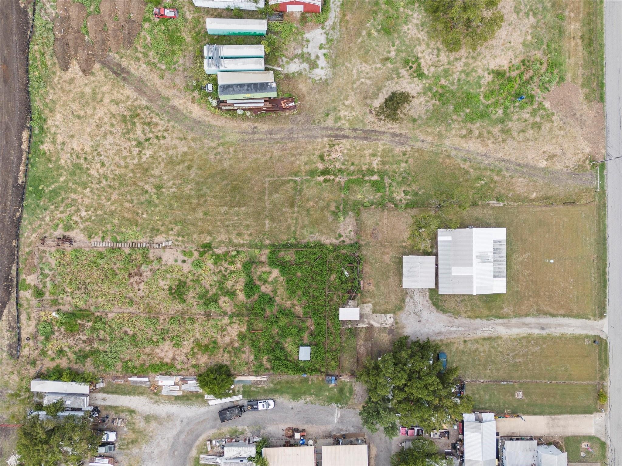 main property photo 16