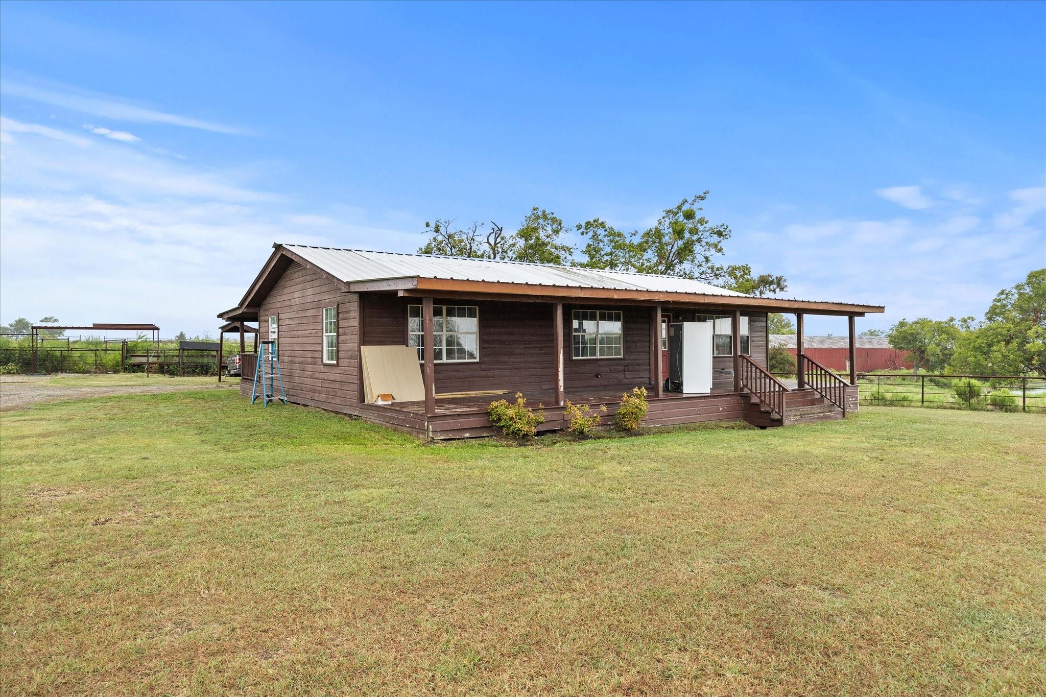 main property photo 5