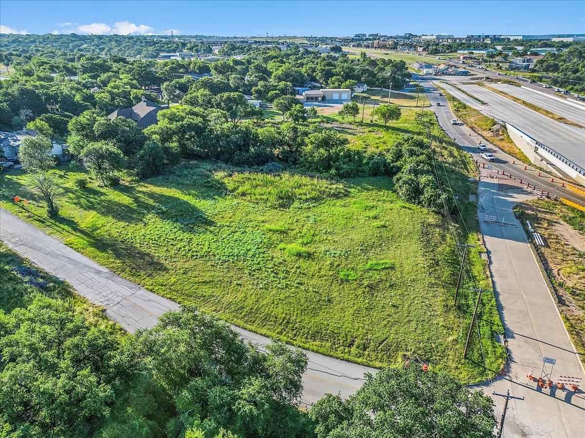 main property photo 10