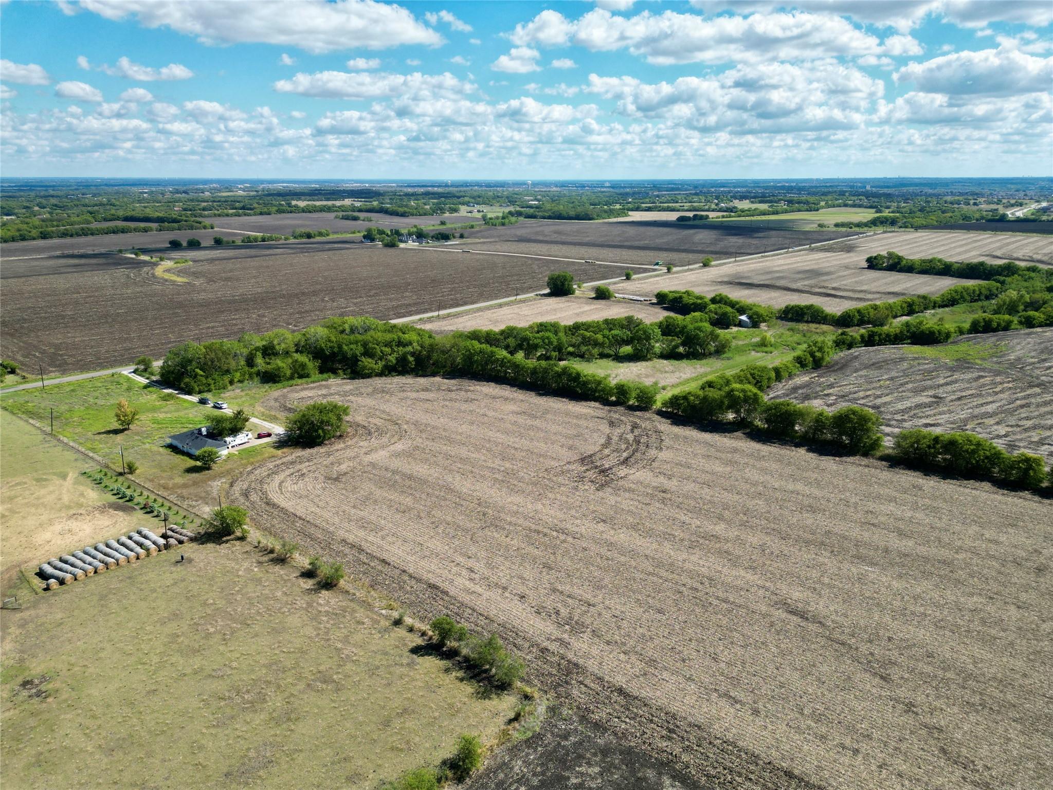 main property photo 16