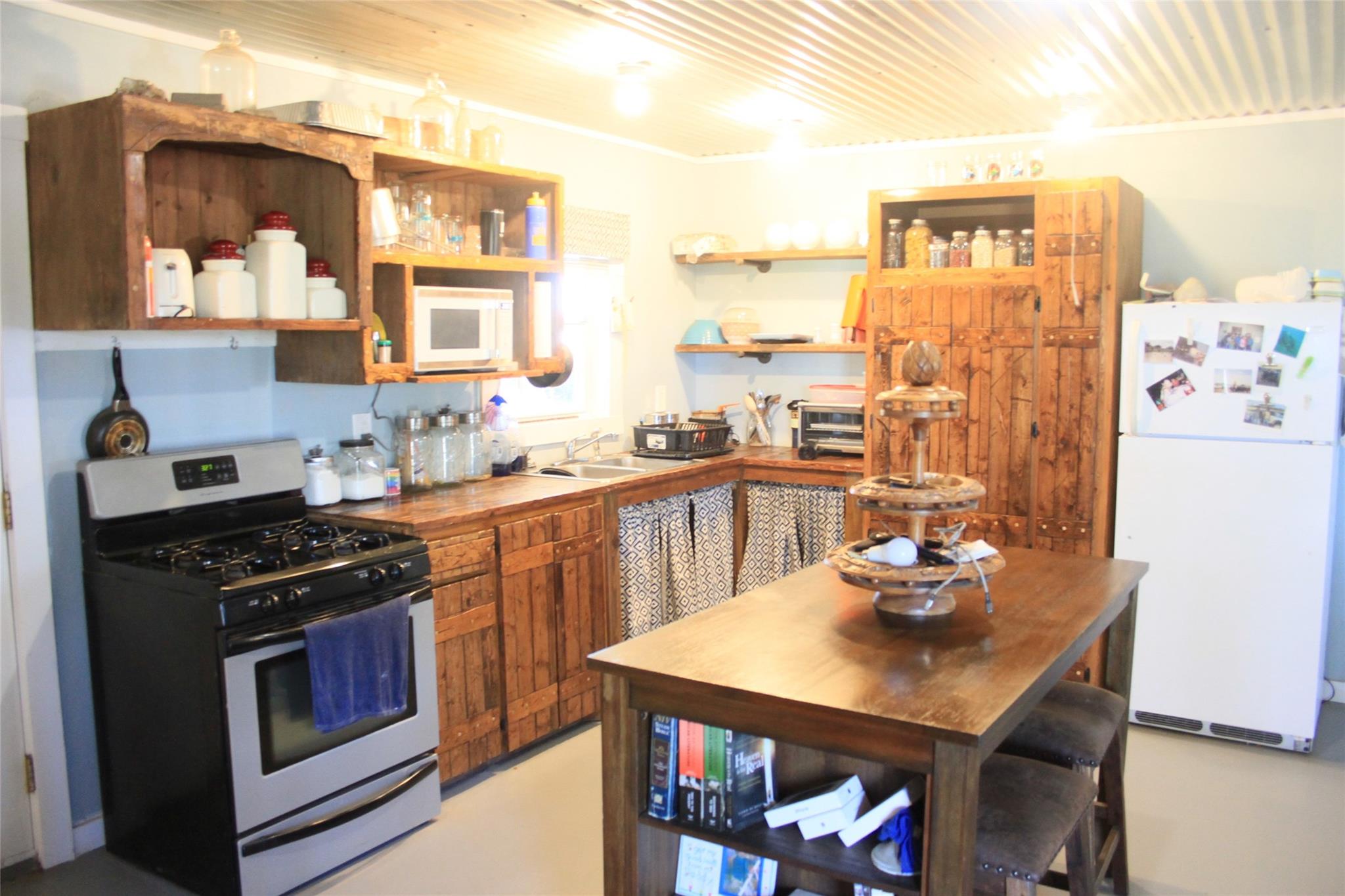 main property photo 11