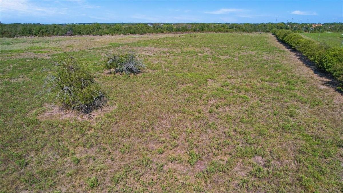 main property photo 9