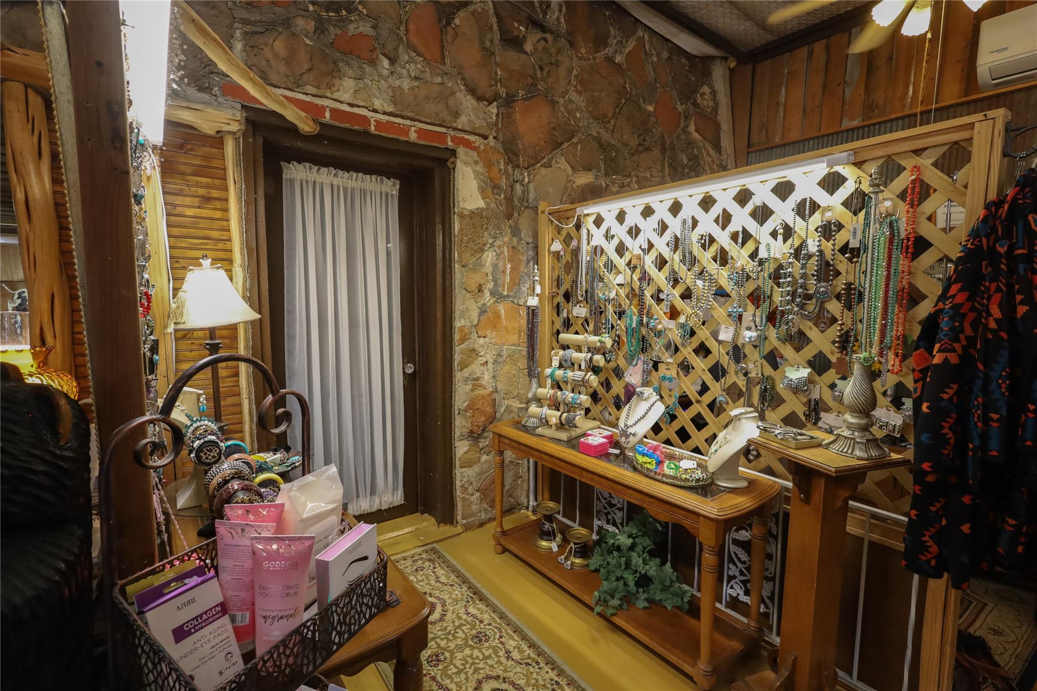 main property photo 10