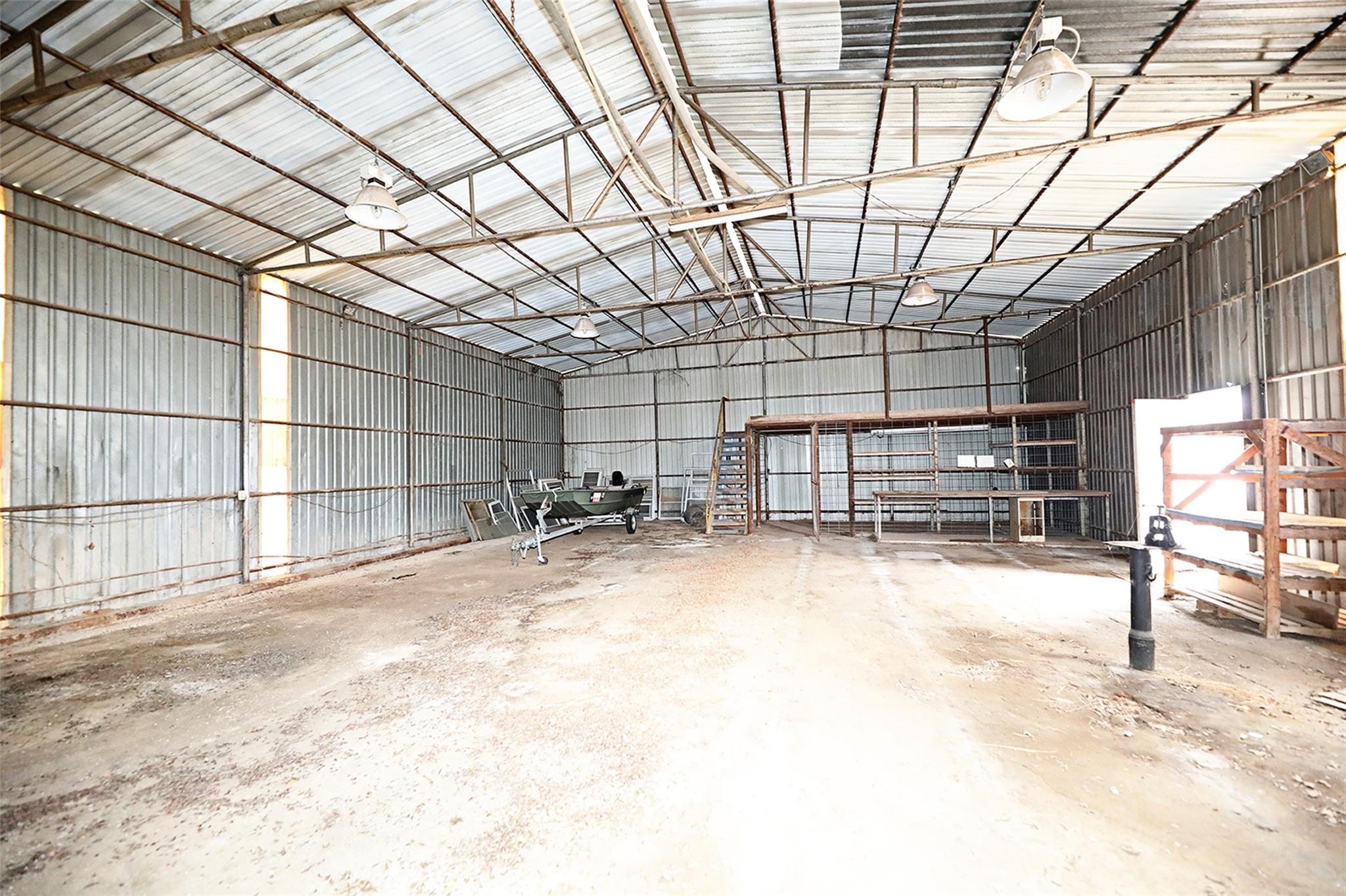main property photo 10