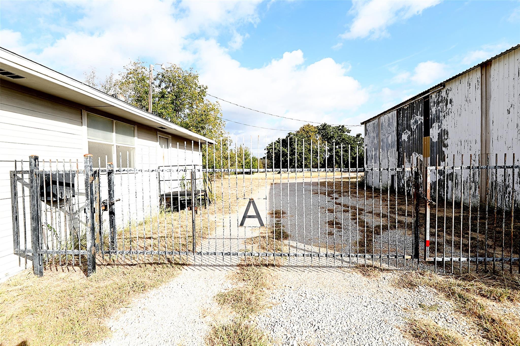 main property photo 16