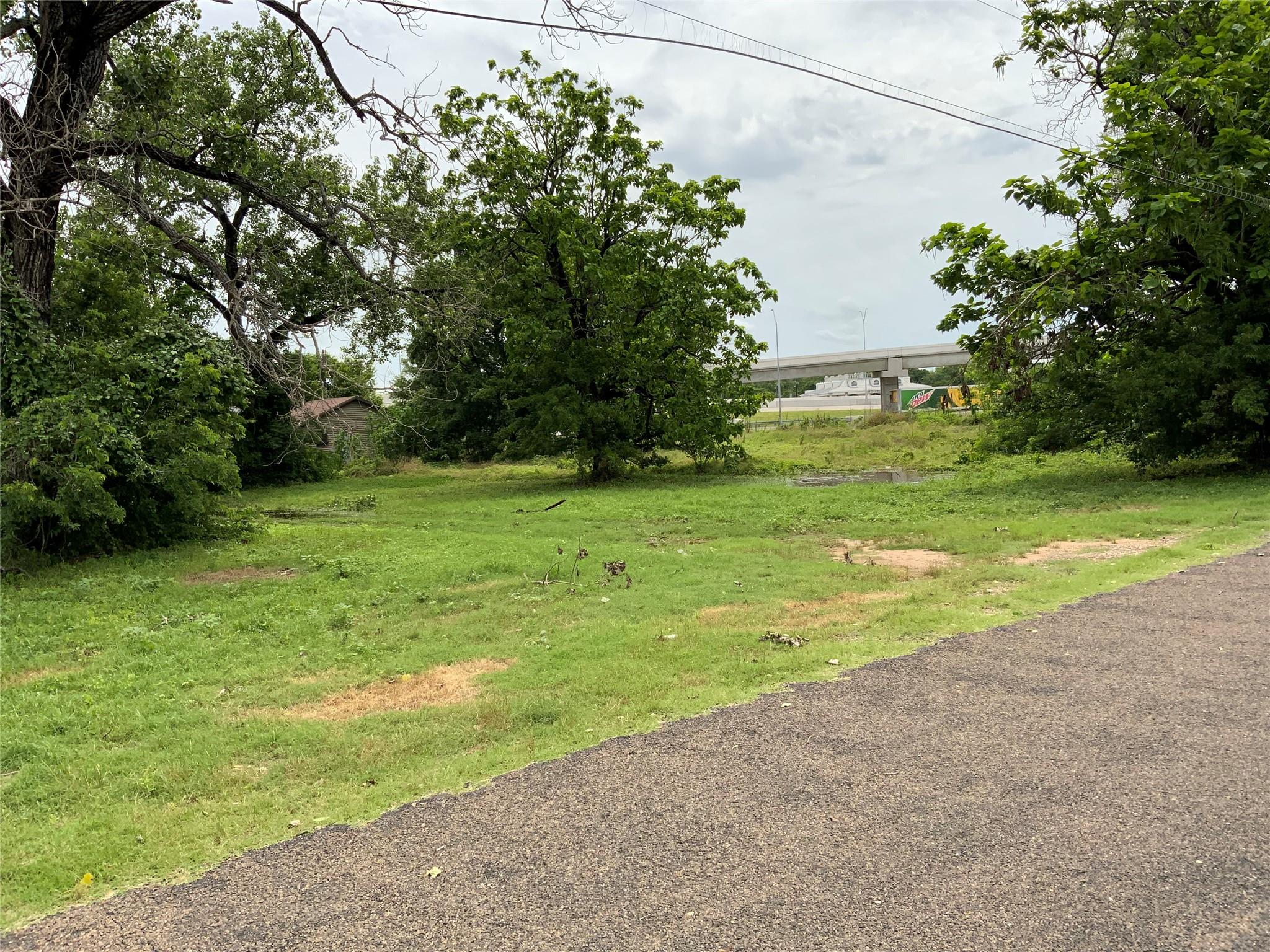 main property photo 9
