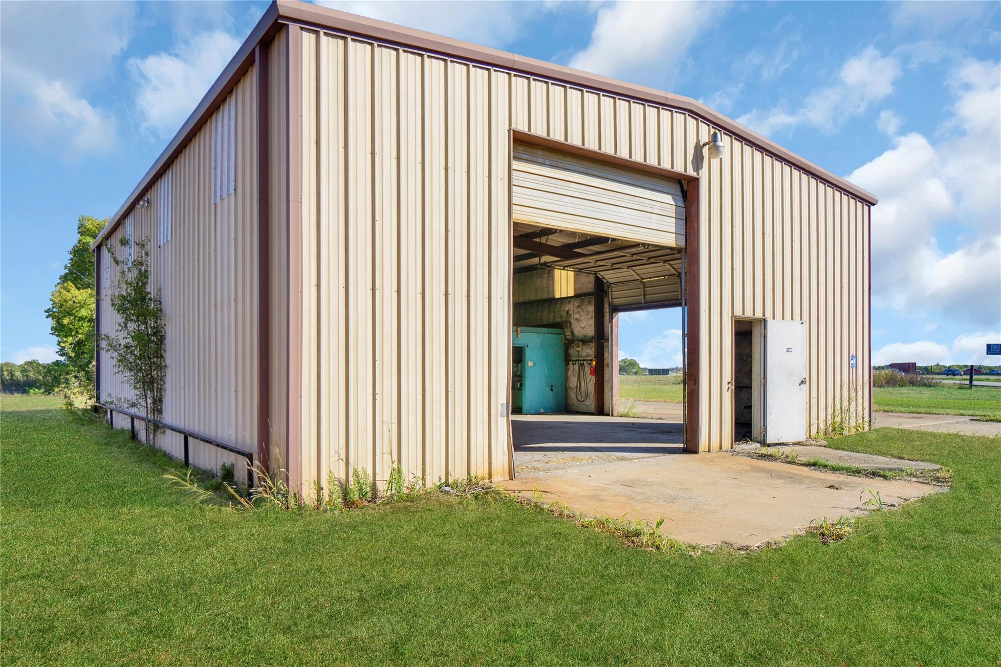 main property photo 12