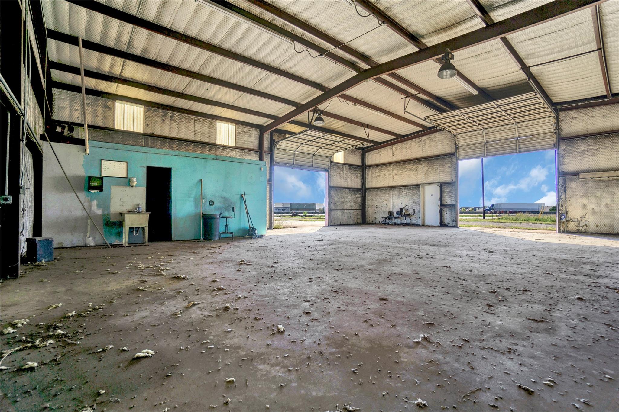 main property photo 16