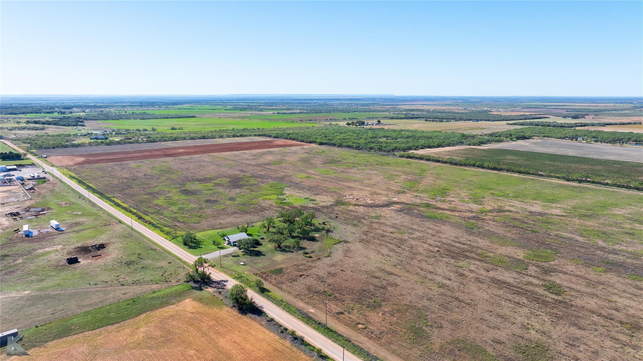 main property photo 6