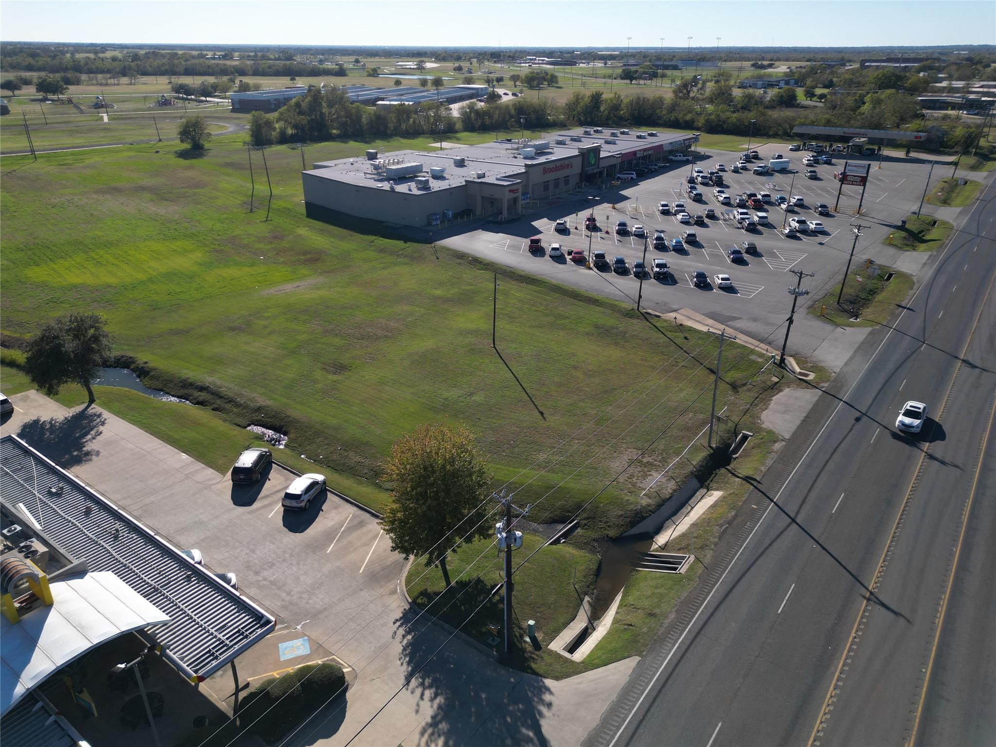 main property photo 17