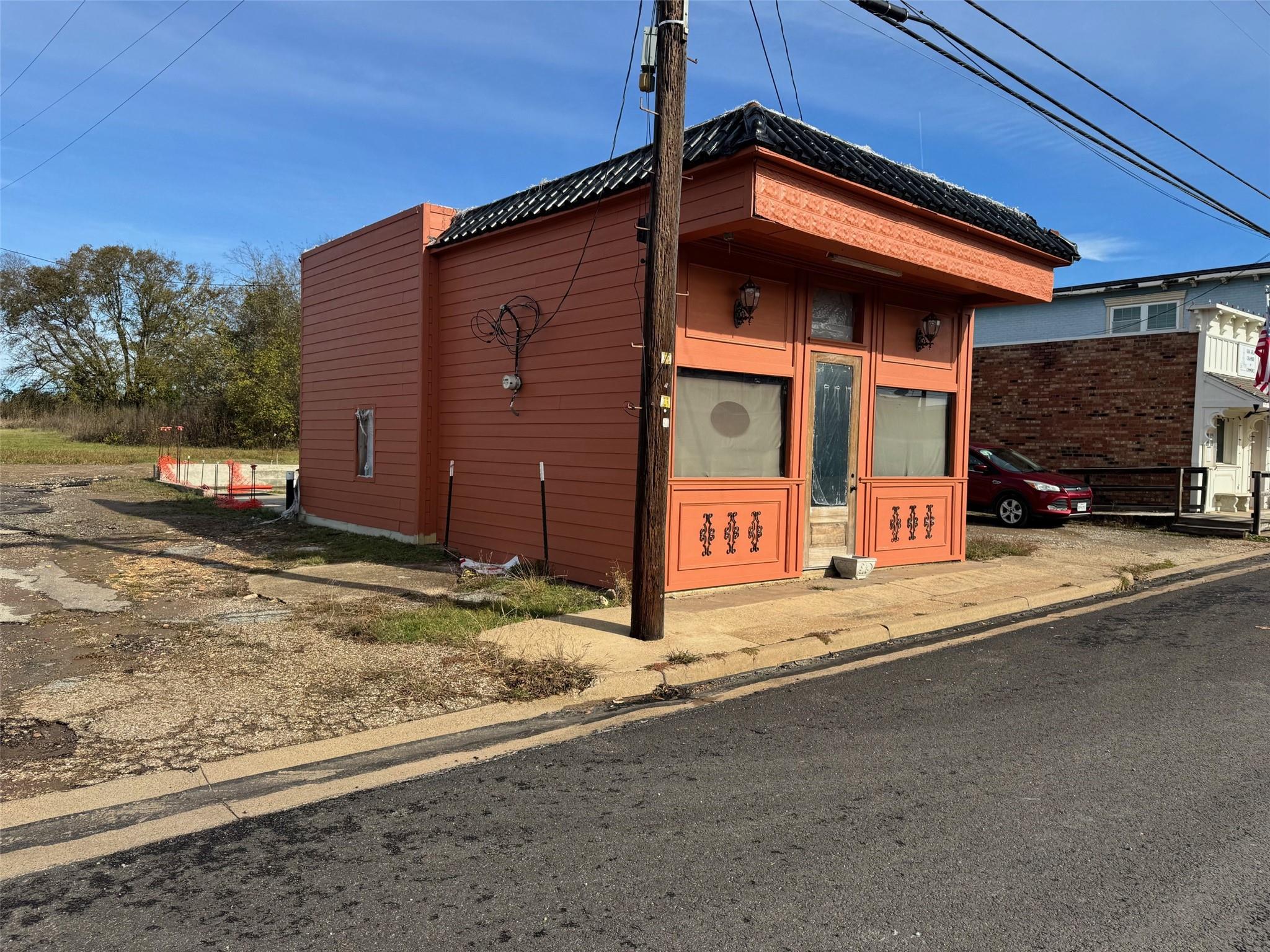 main property photo 1