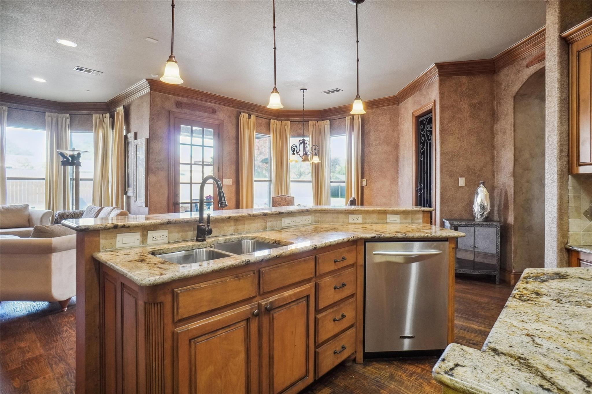 property viewer photo 9