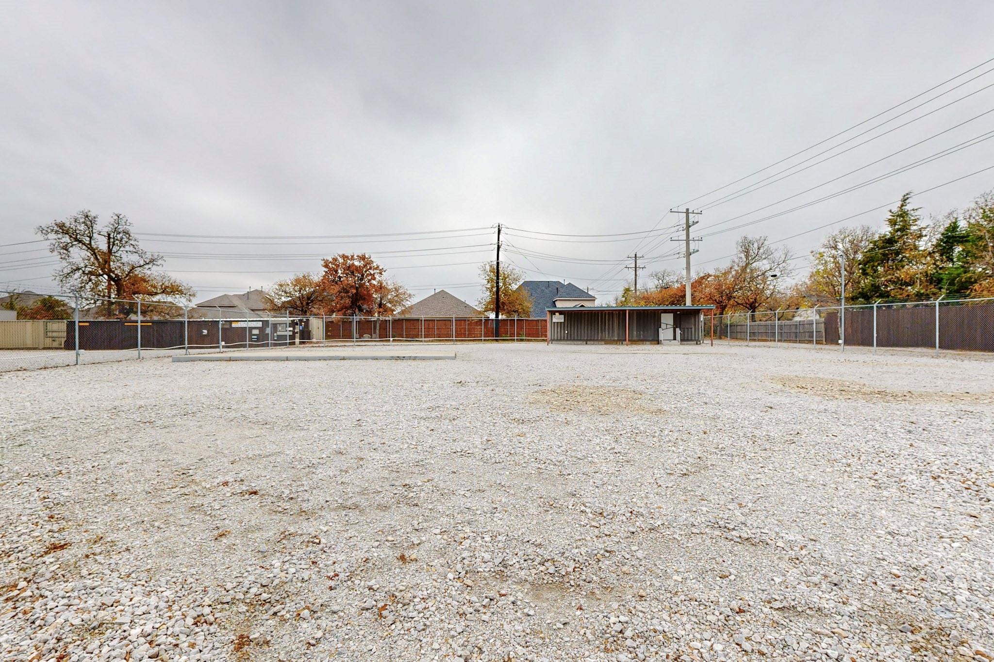 main property photo 31