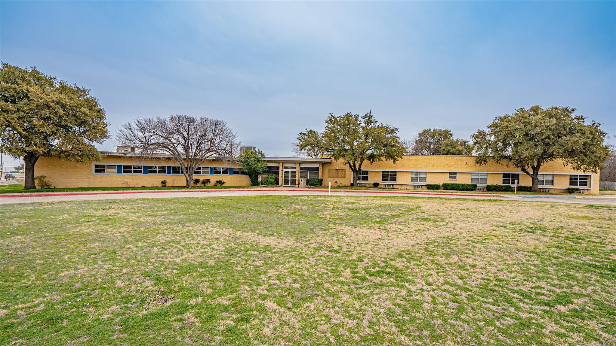 main property photo 9