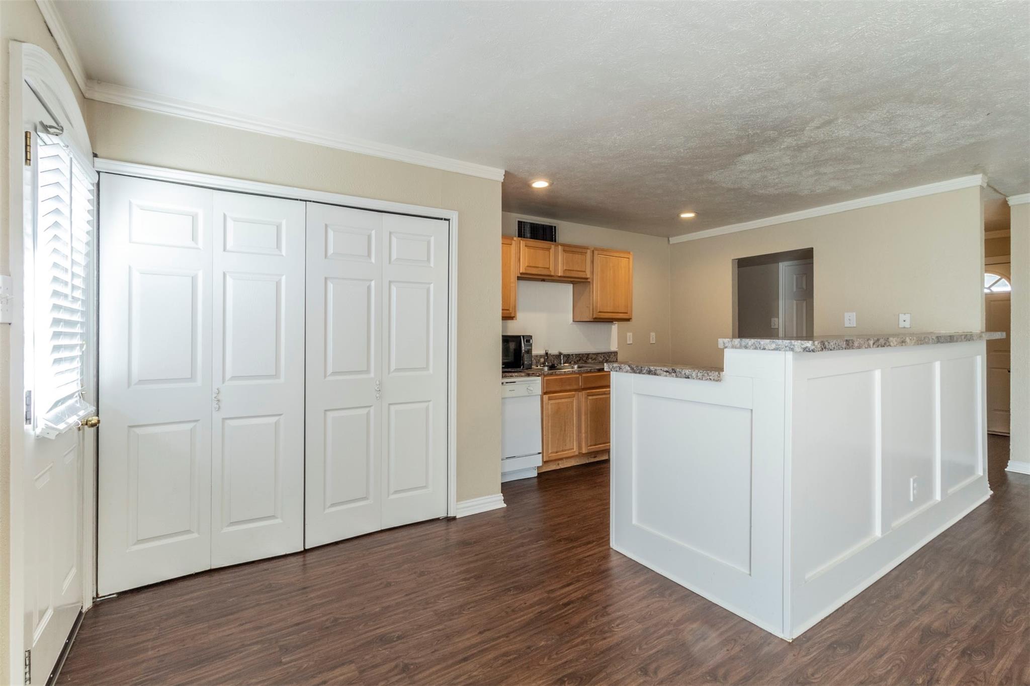 property viewer photo 6