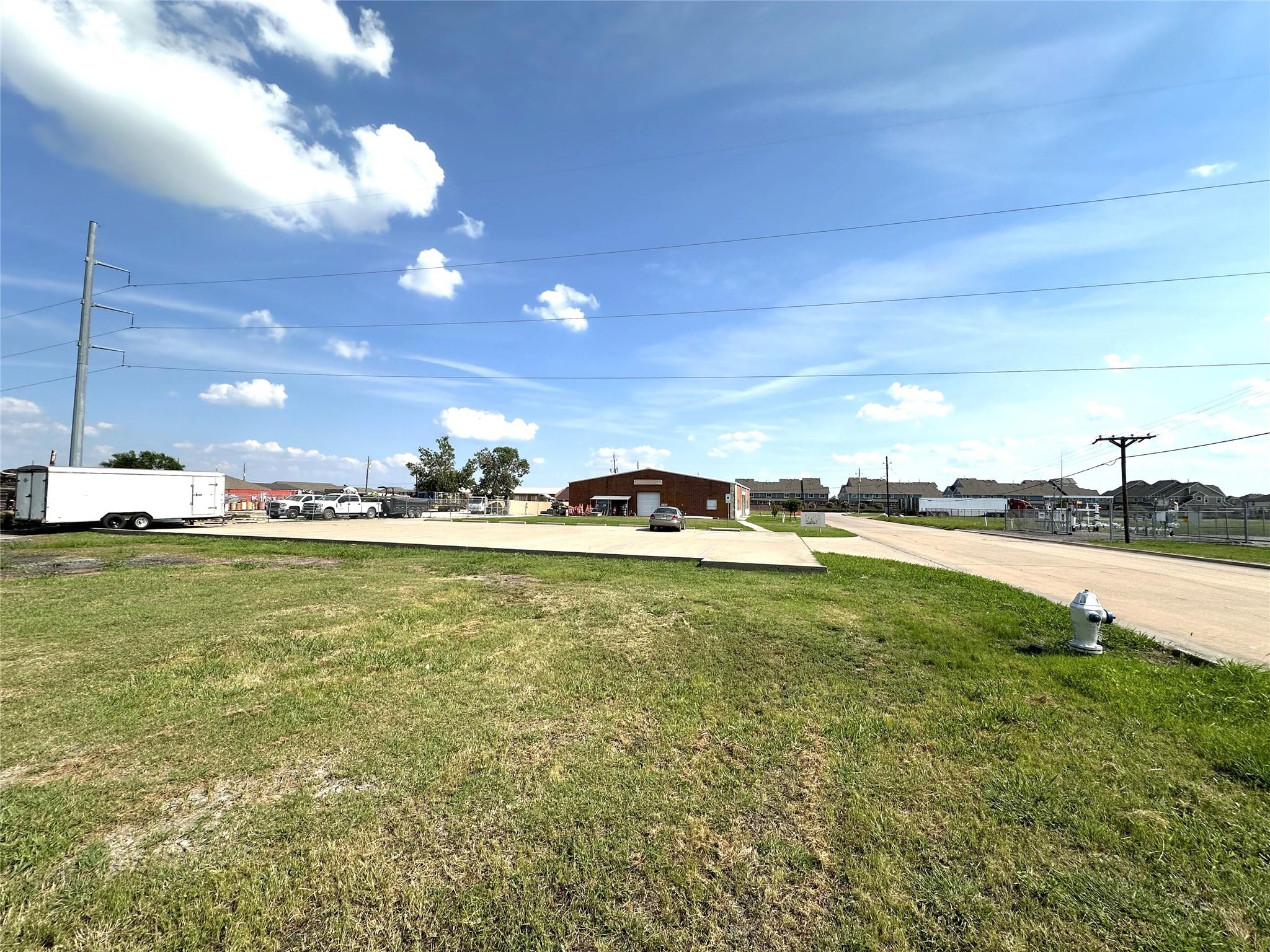 main property photo 13