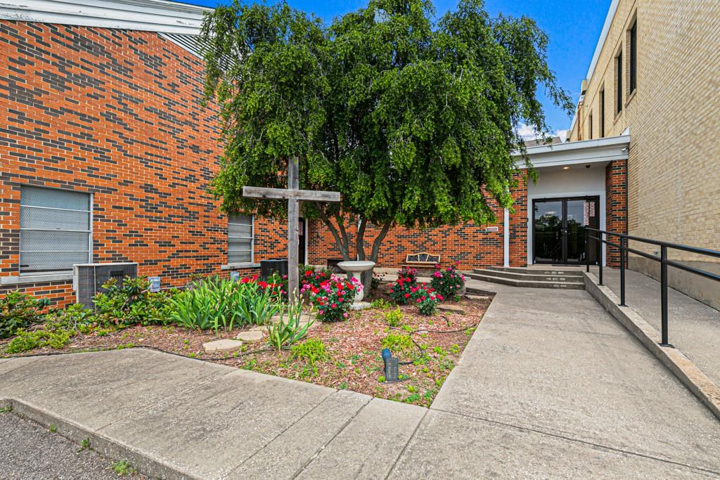 main property photo 5