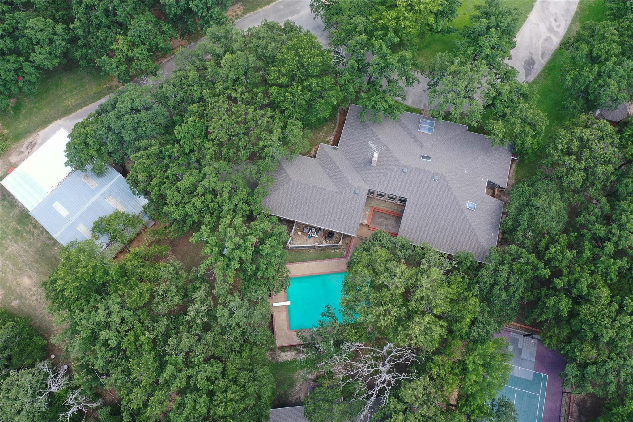 main property photo 37
