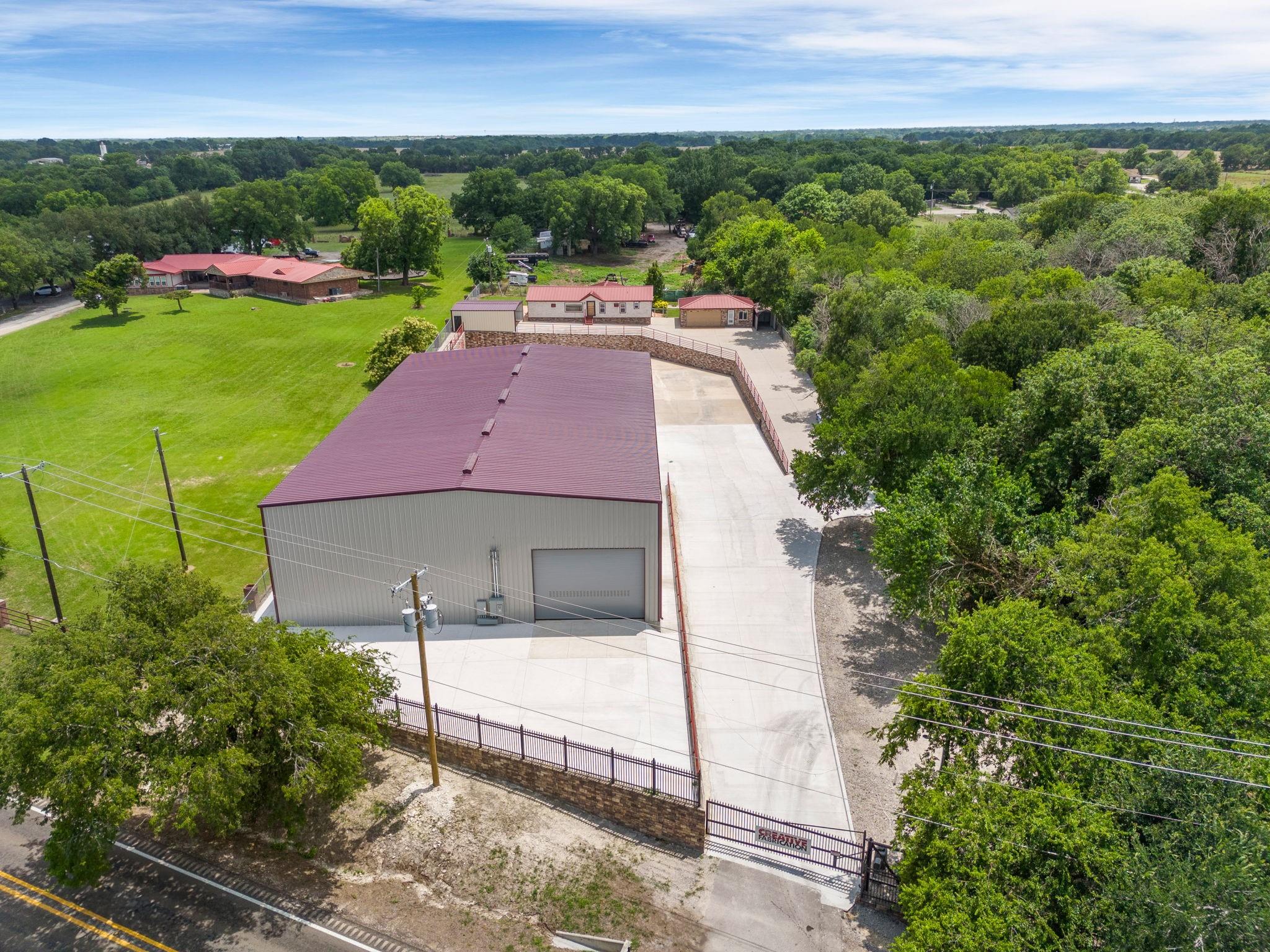 main property photo 16