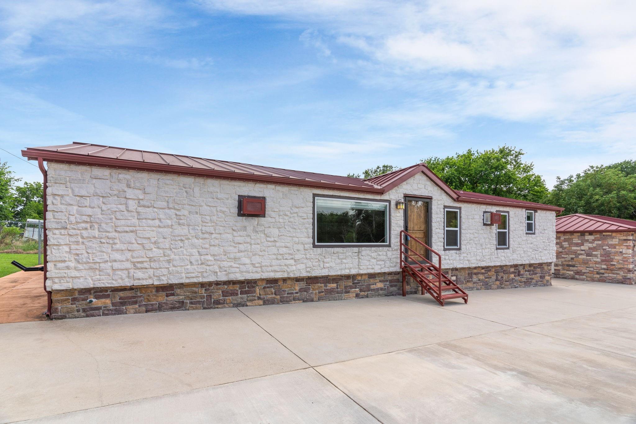 main property photo 37