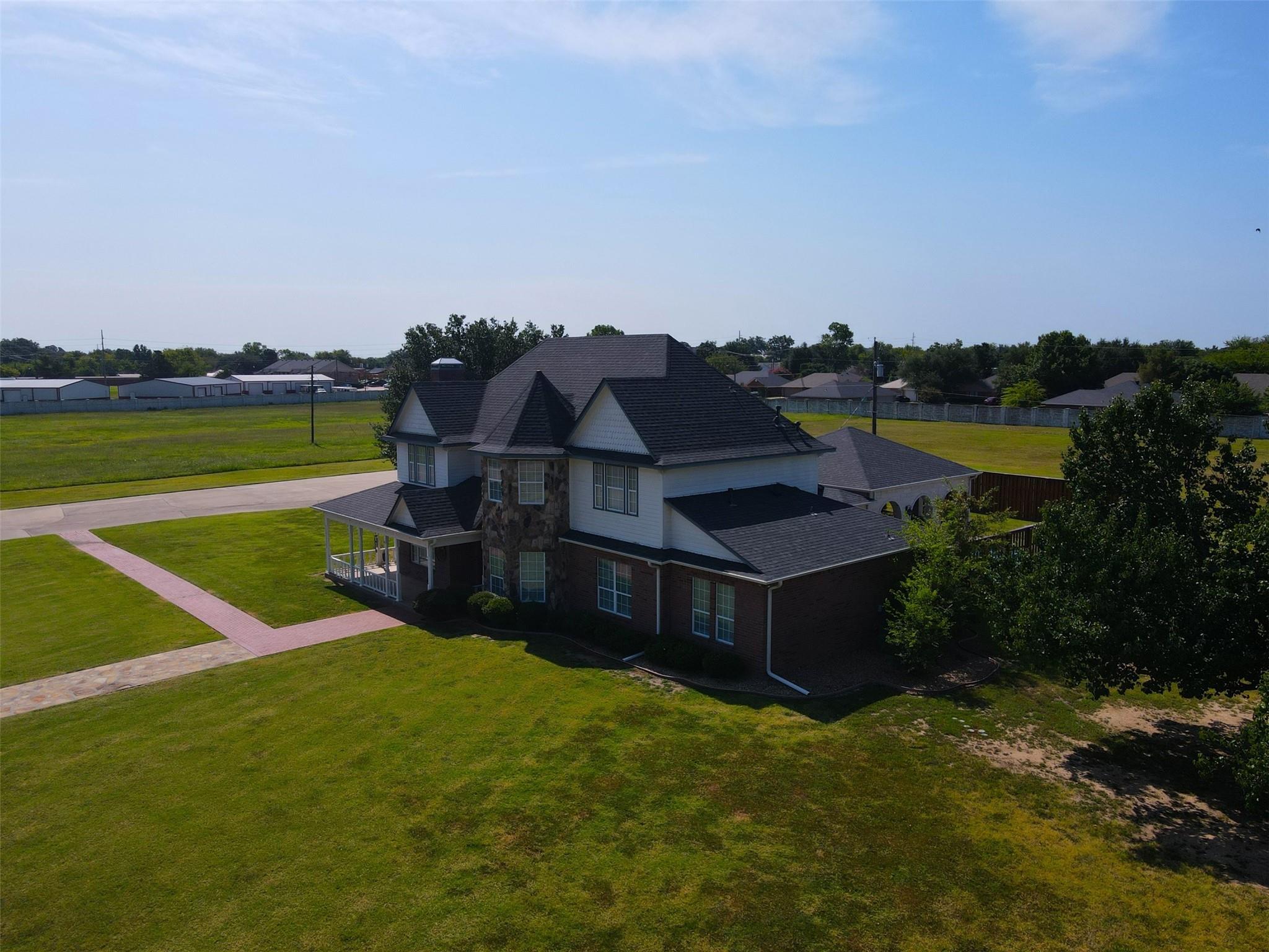 main property photo 27