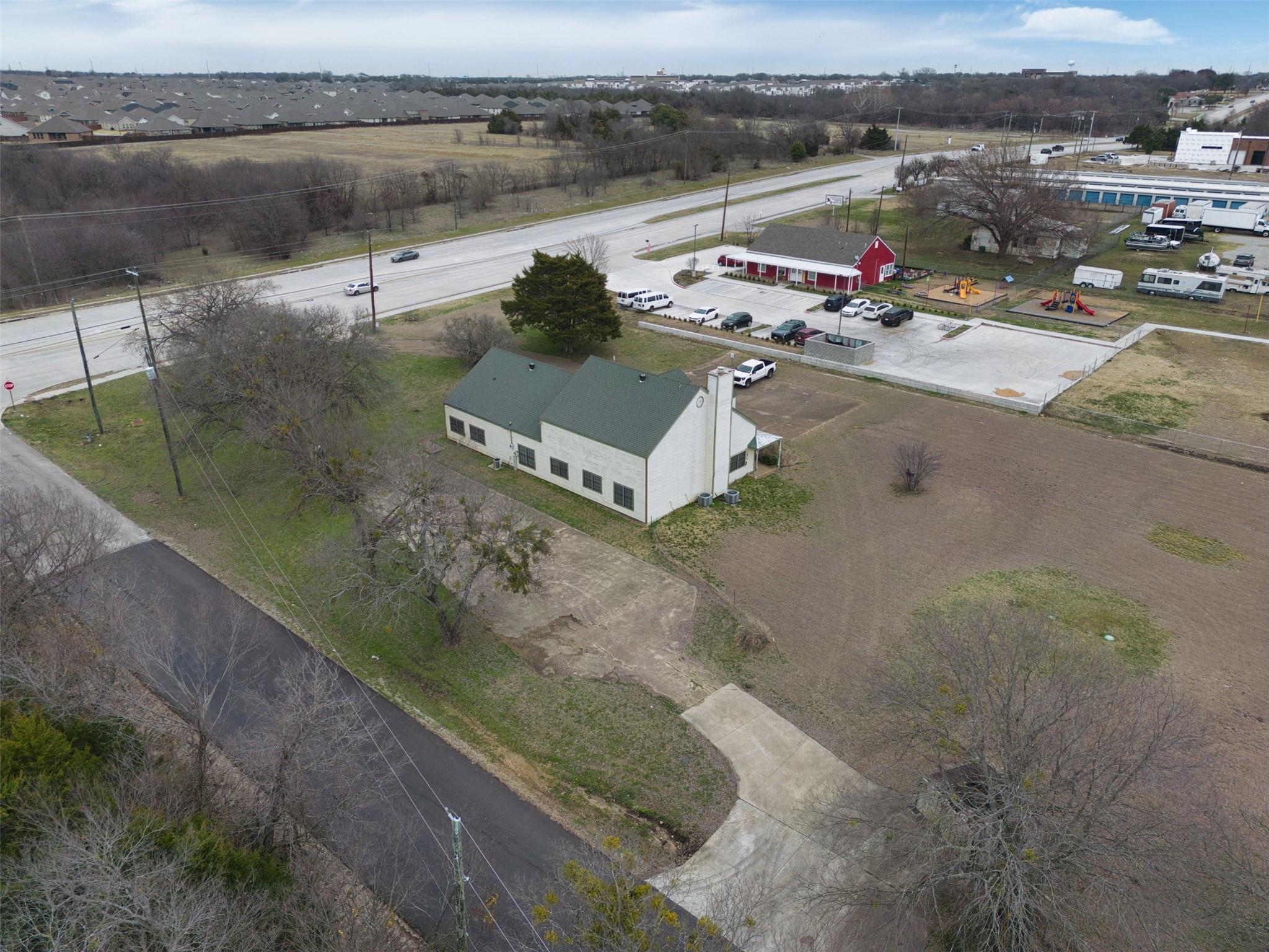 main property photo 15