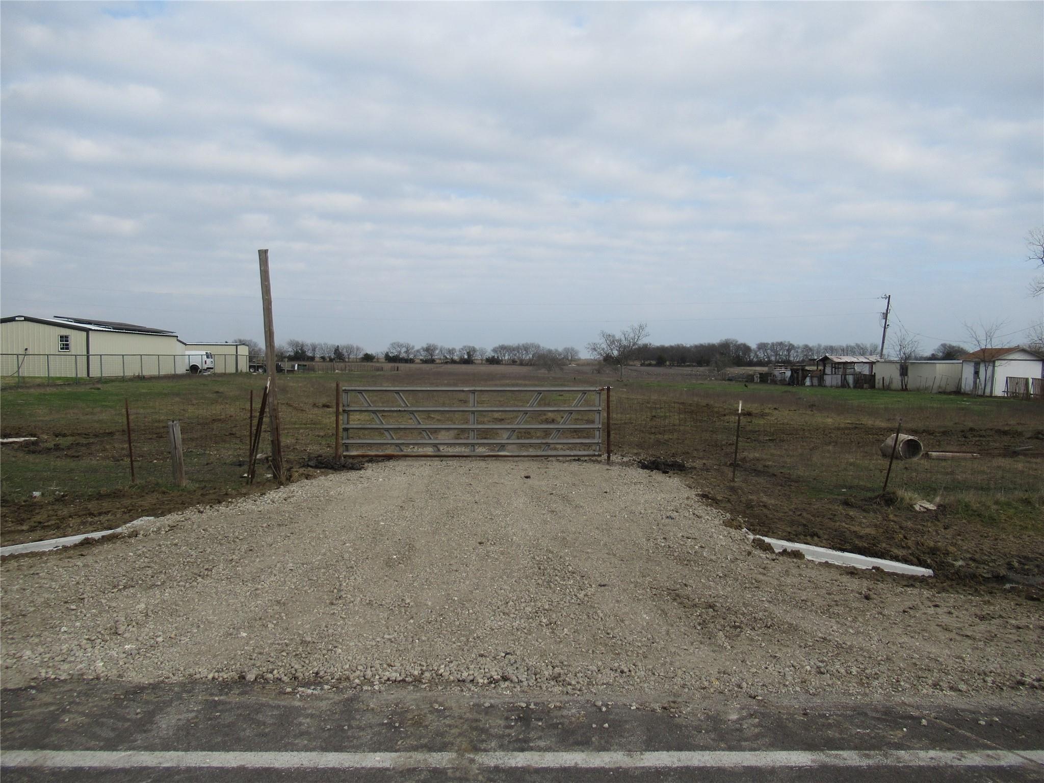 main property photo 7