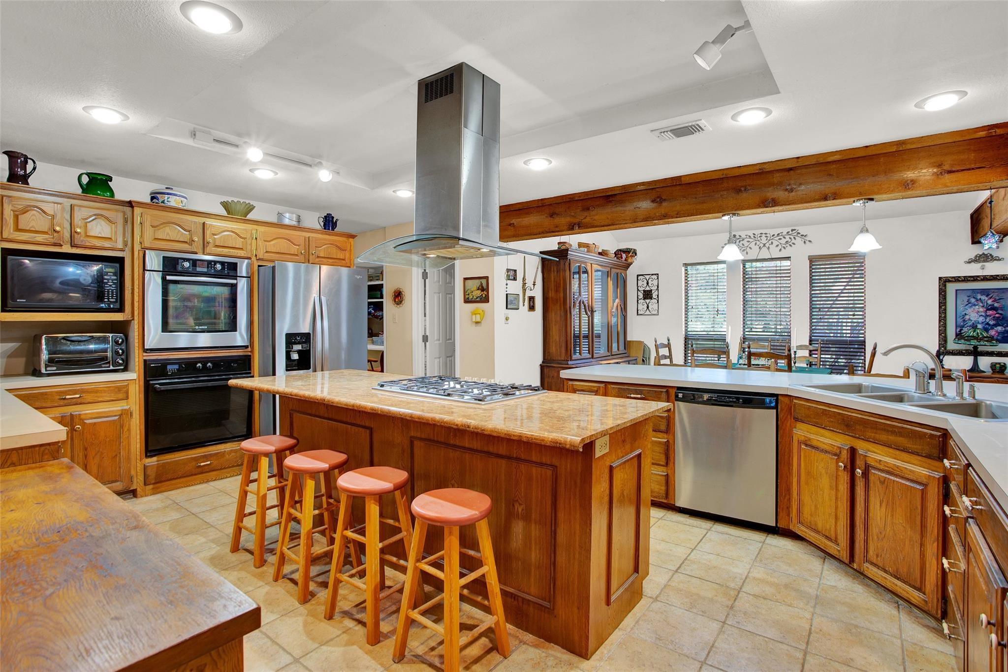 main property photo 17