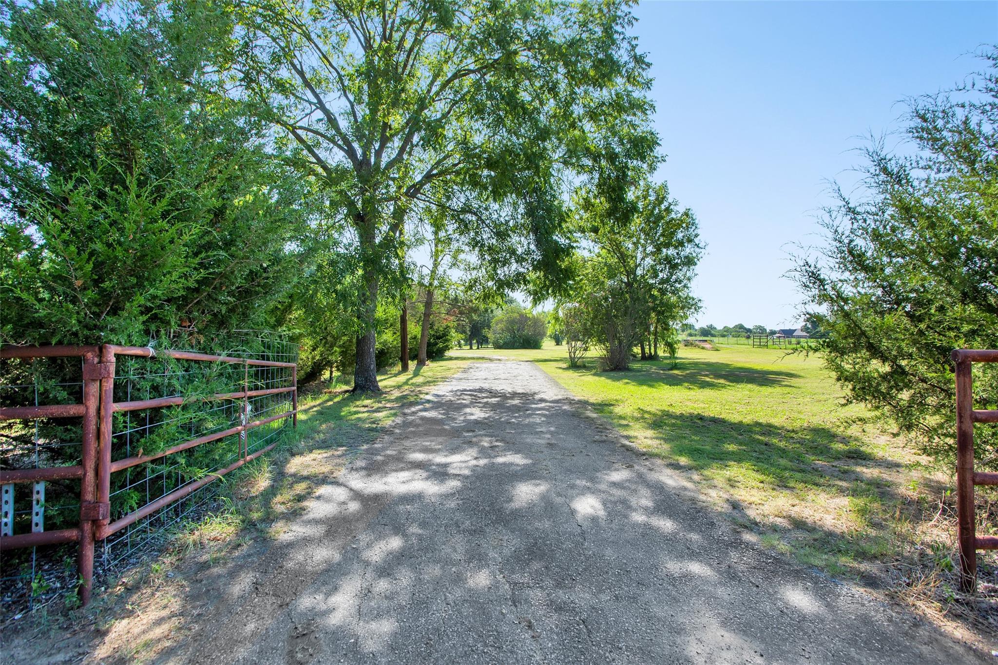 main property photo 6