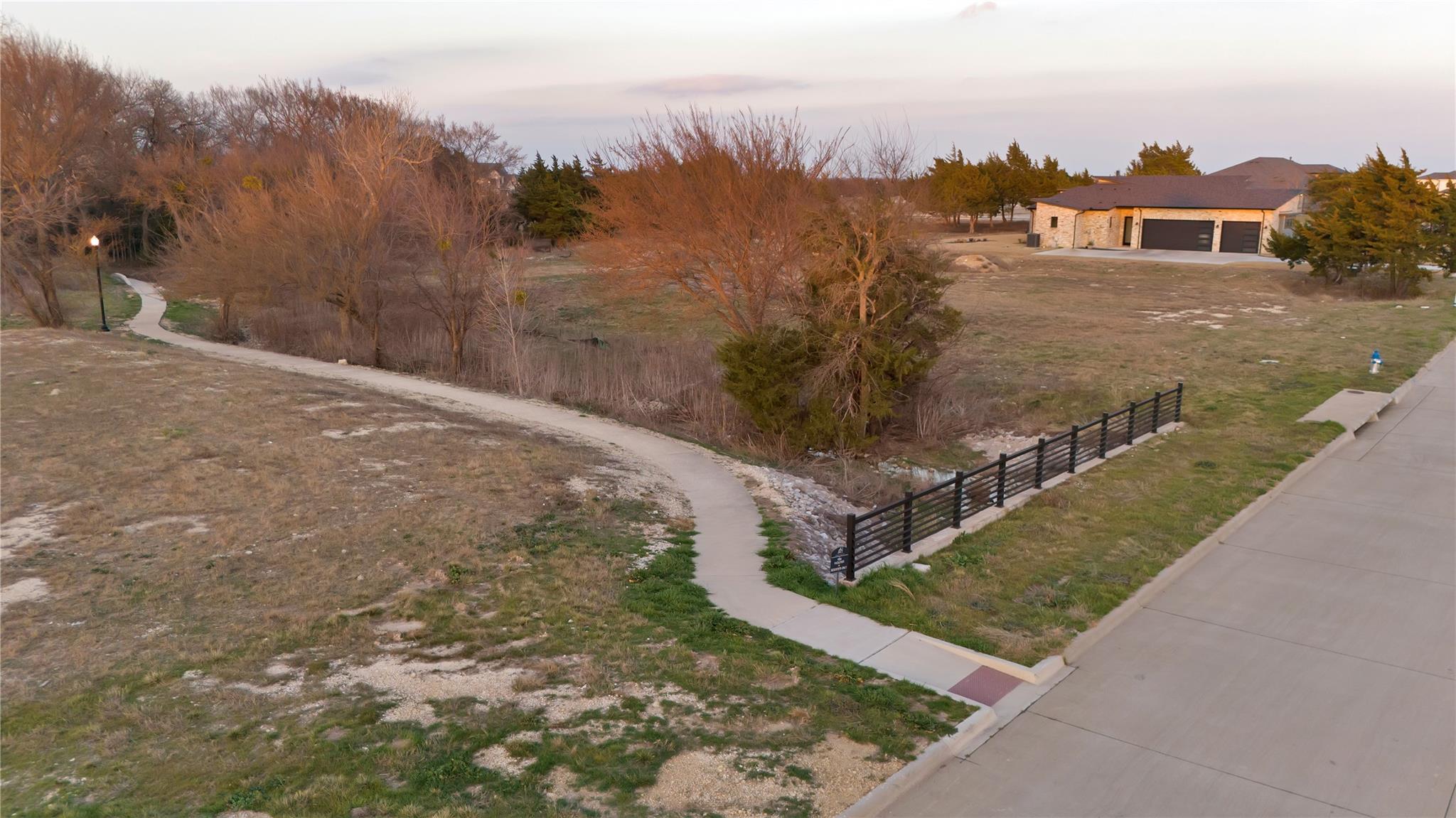 main property photo 9