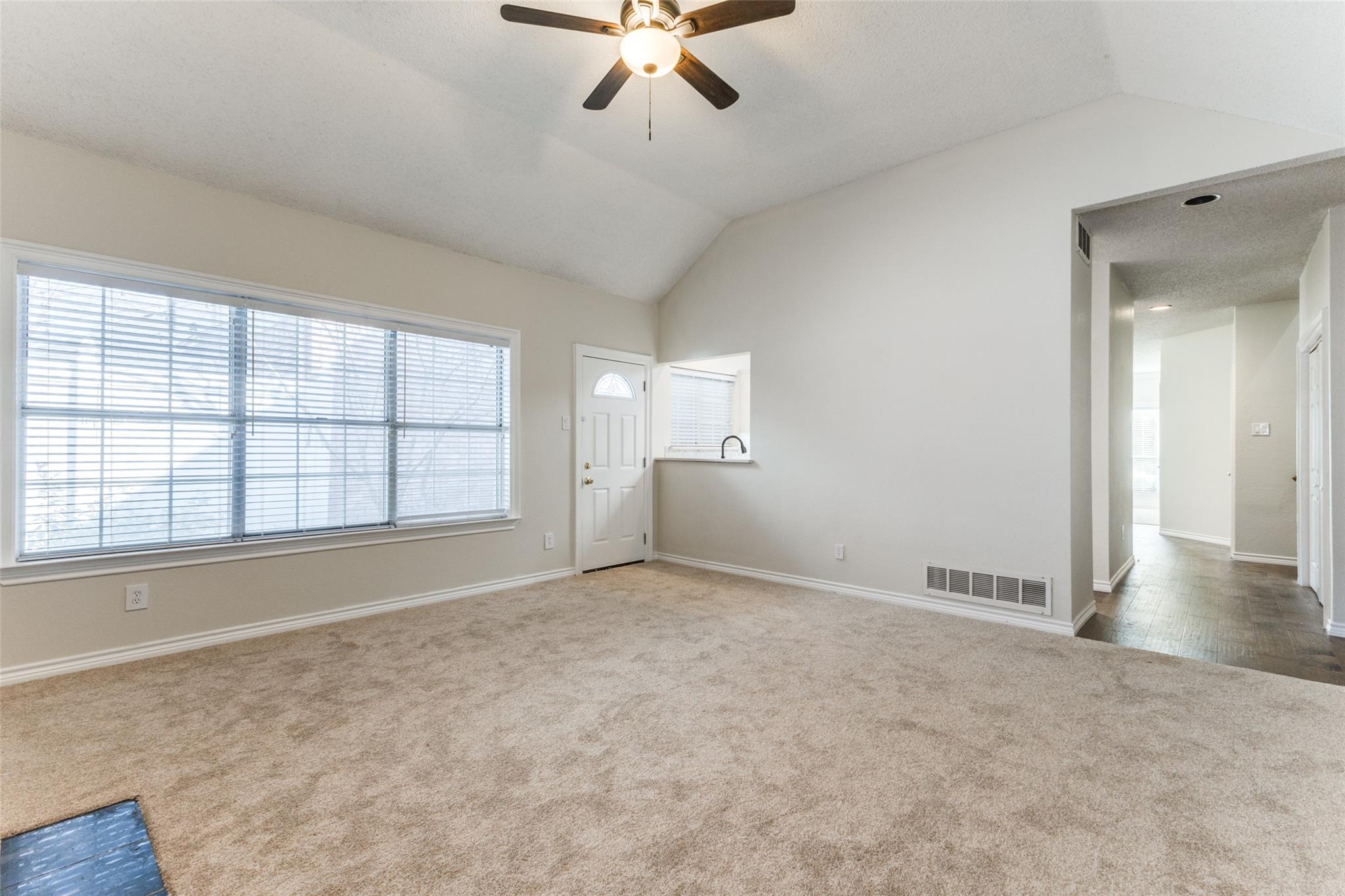 property viewer photo 8