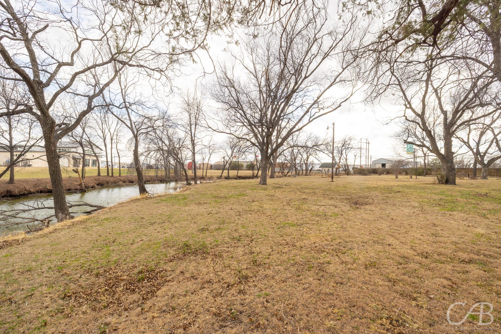 main property photo 11