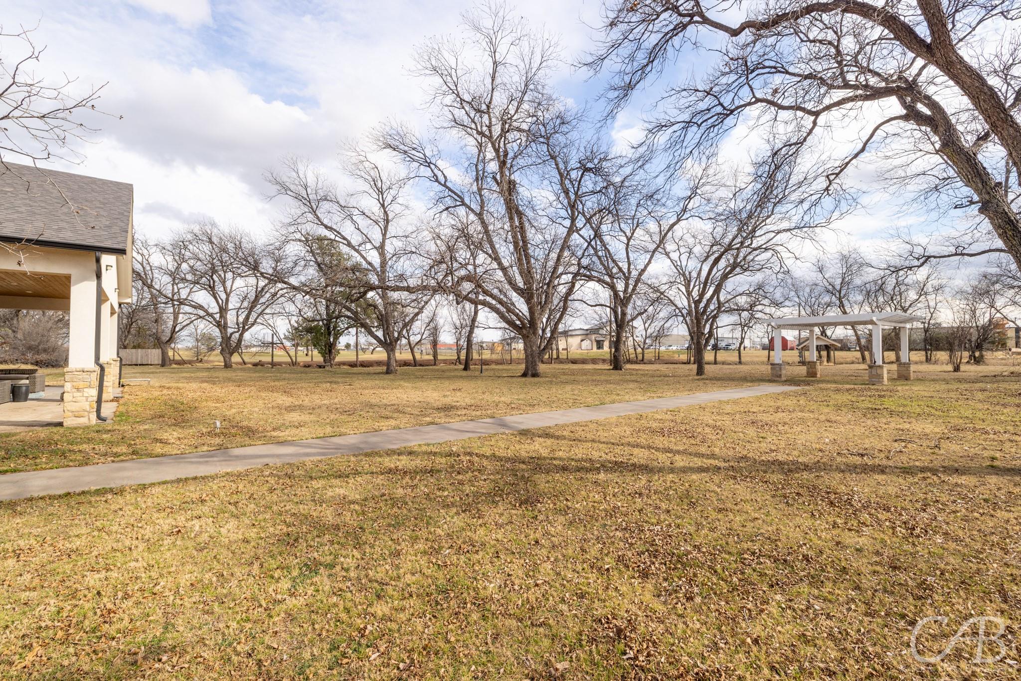 main property photo 8
