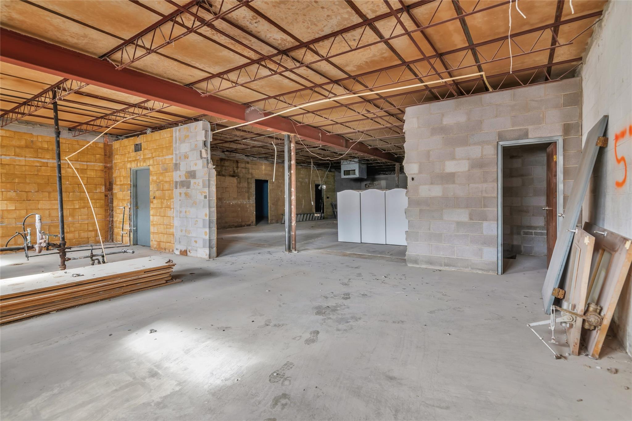 main property photo 12