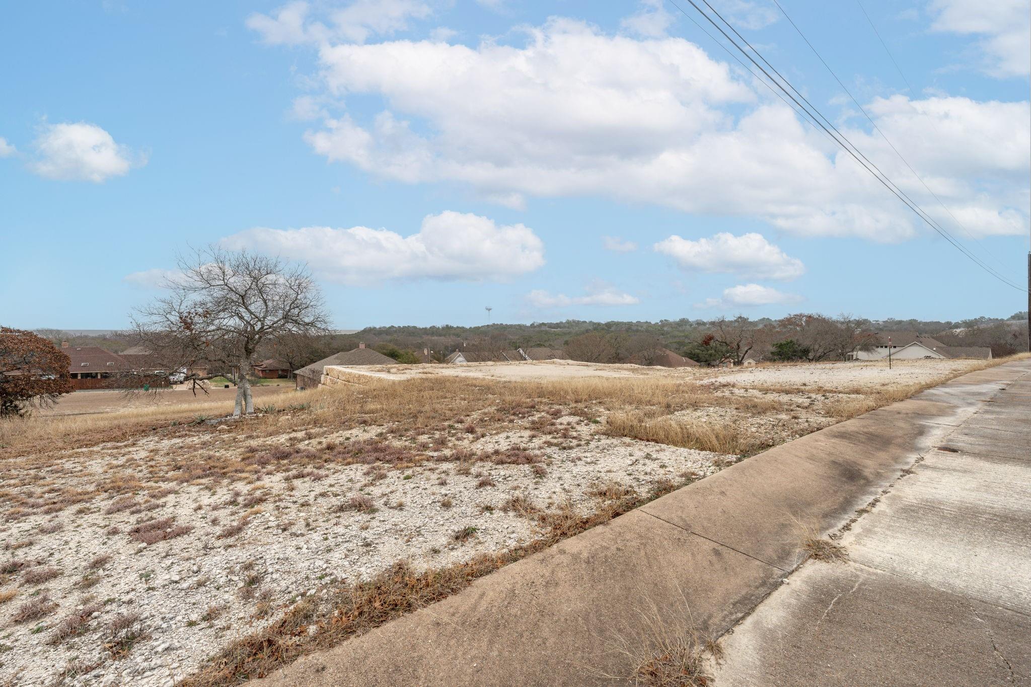 main property photo 11