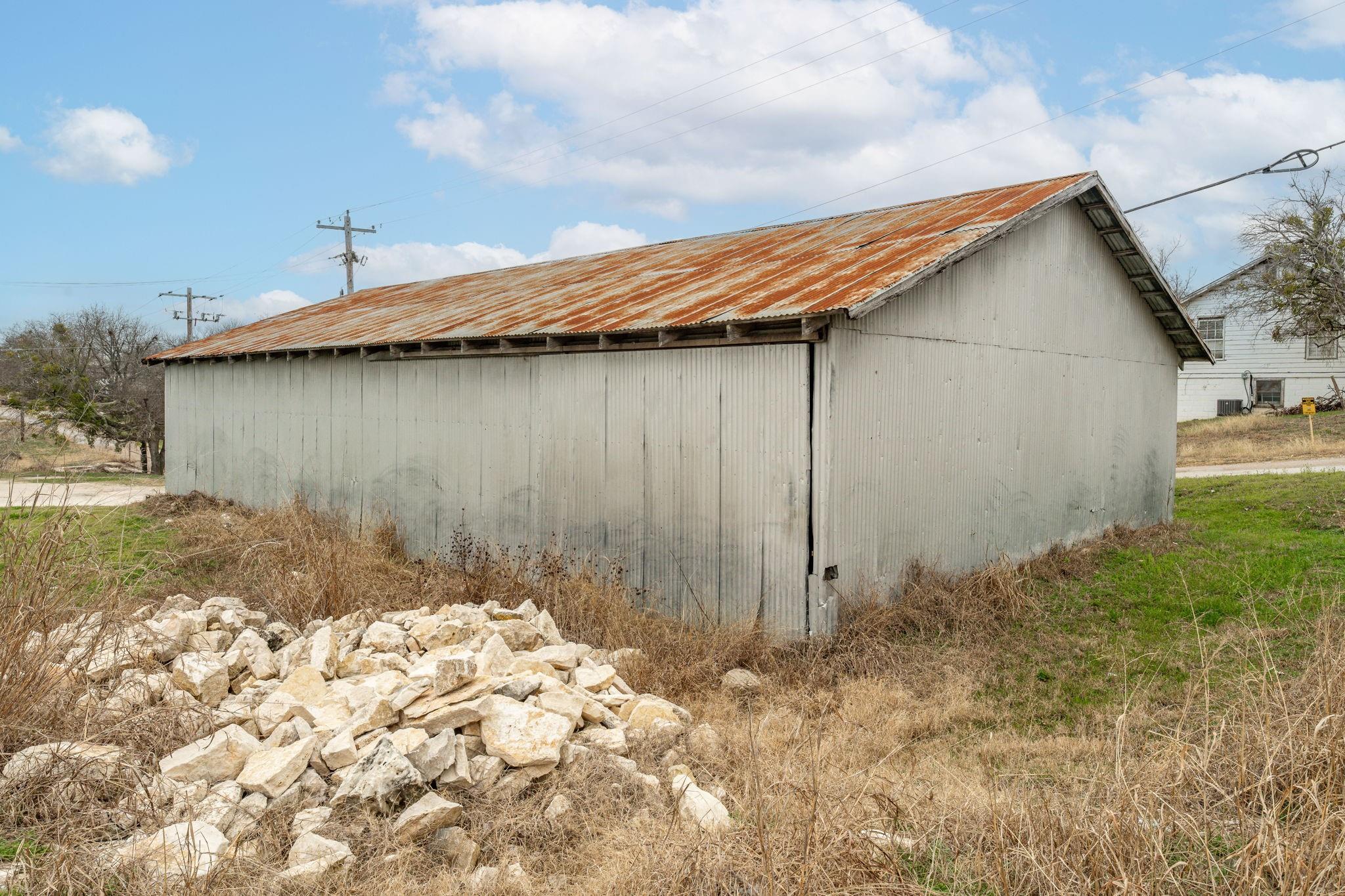 main property photo 11