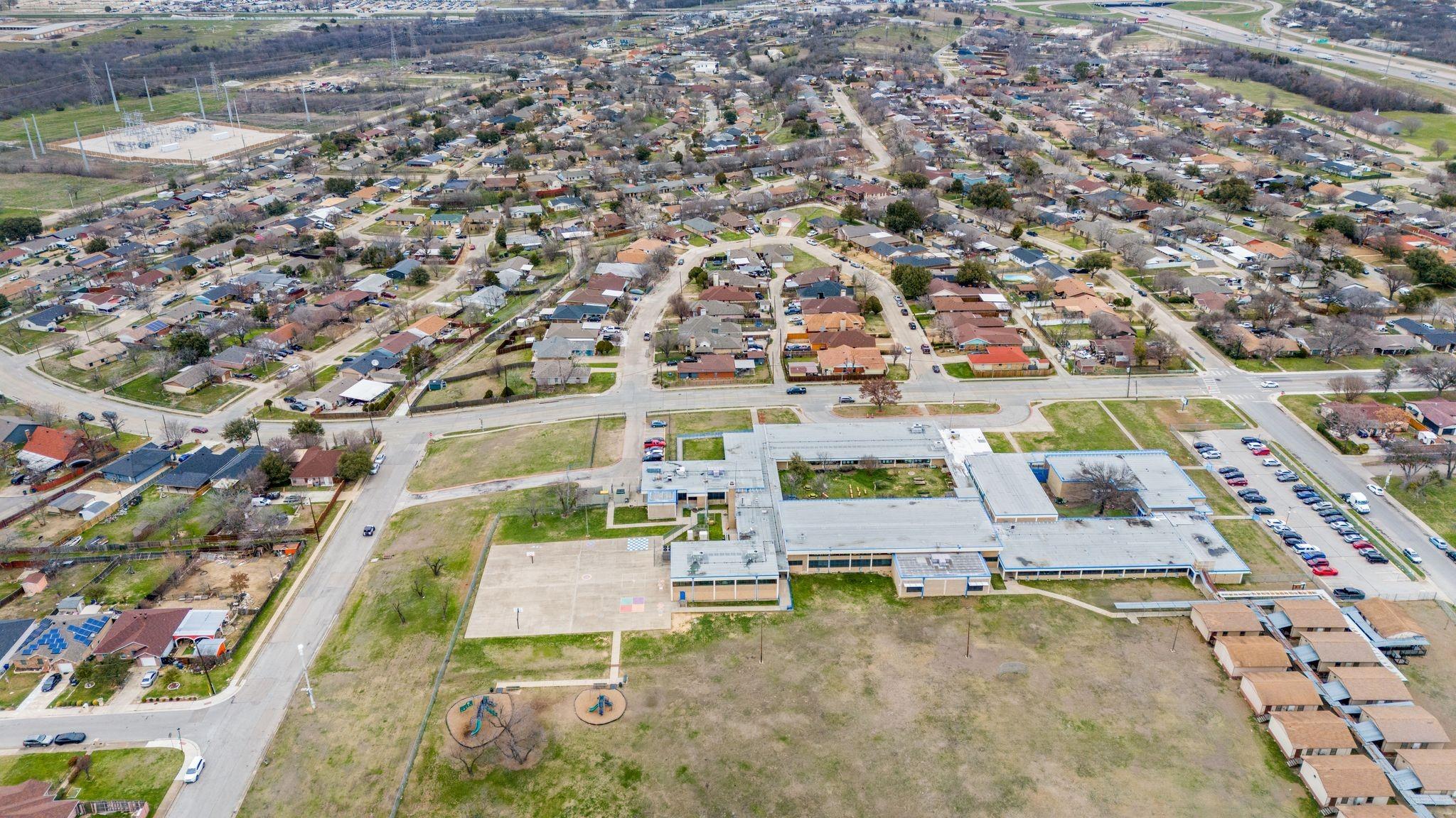 main property photo 10