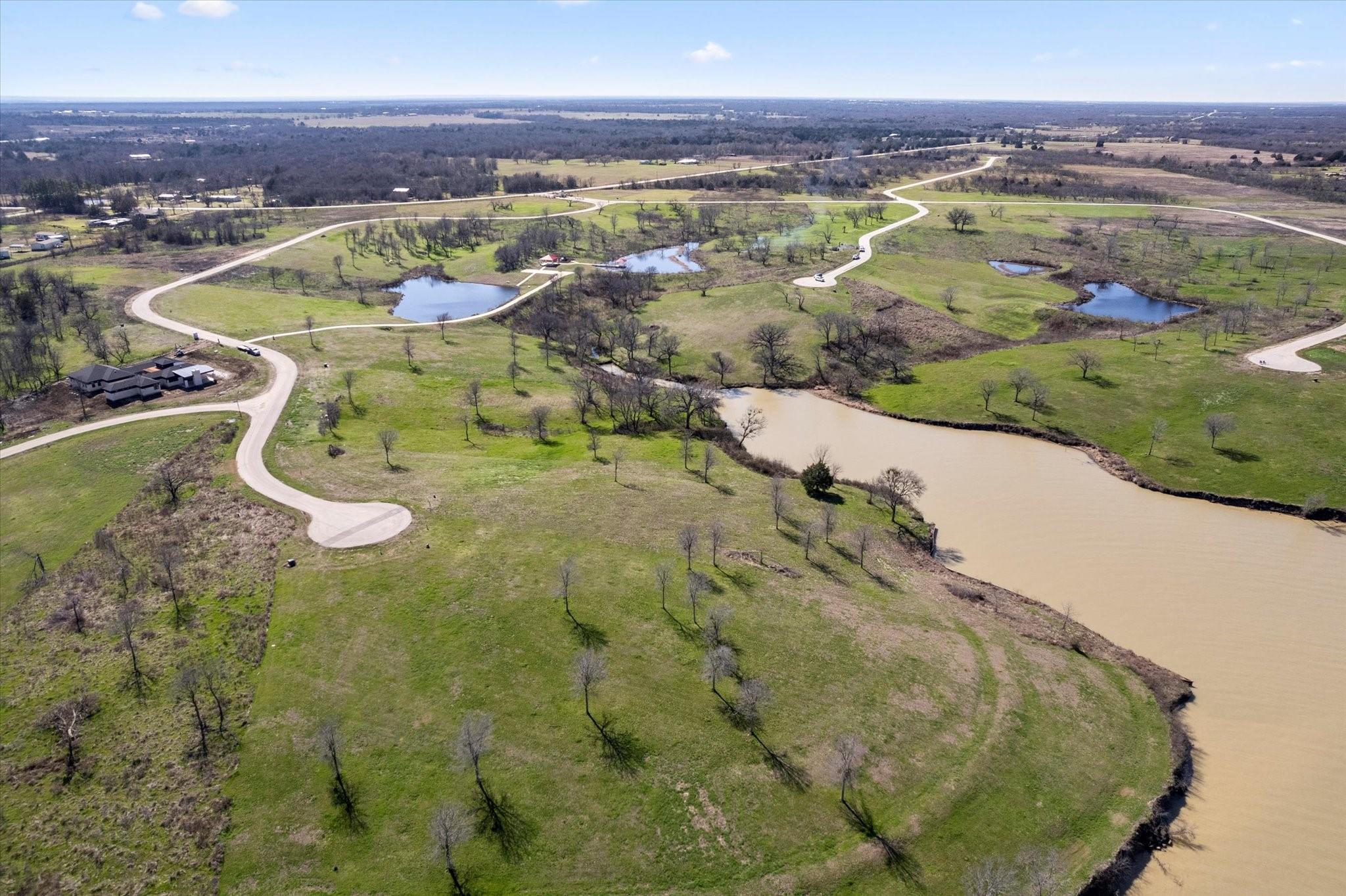 main property photo 11
