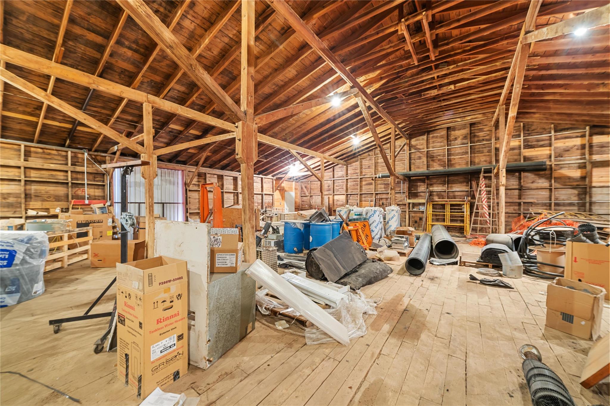 main property photo 24