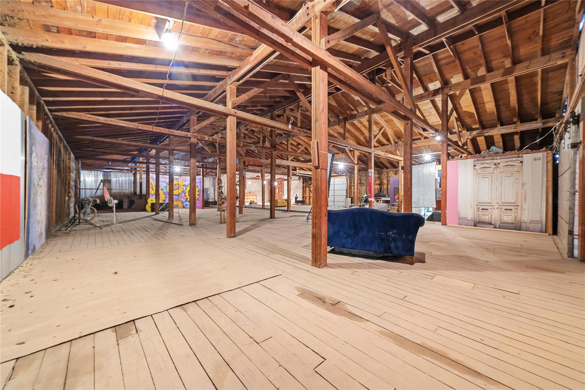 main property photo 30