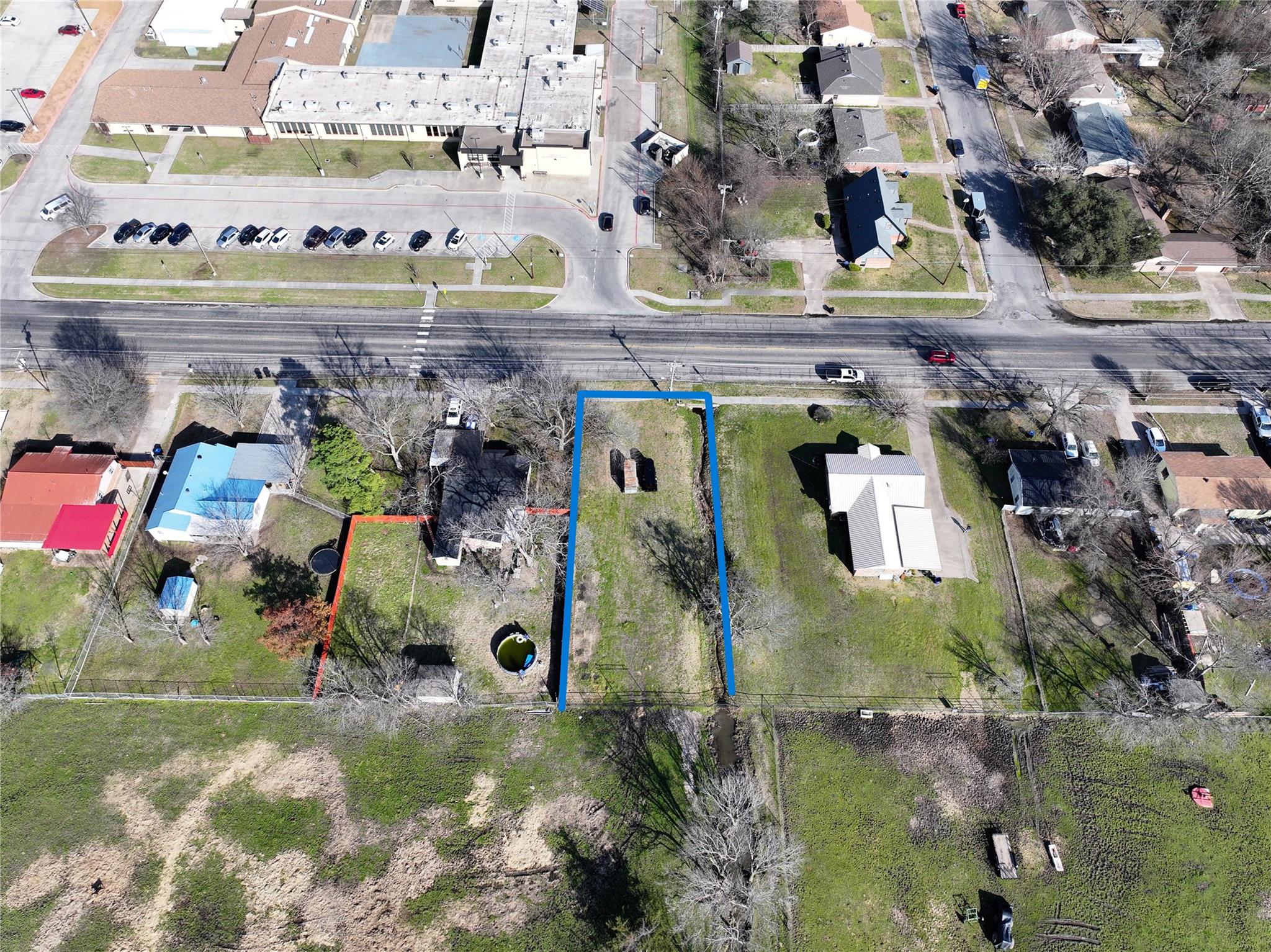 main property photo 11