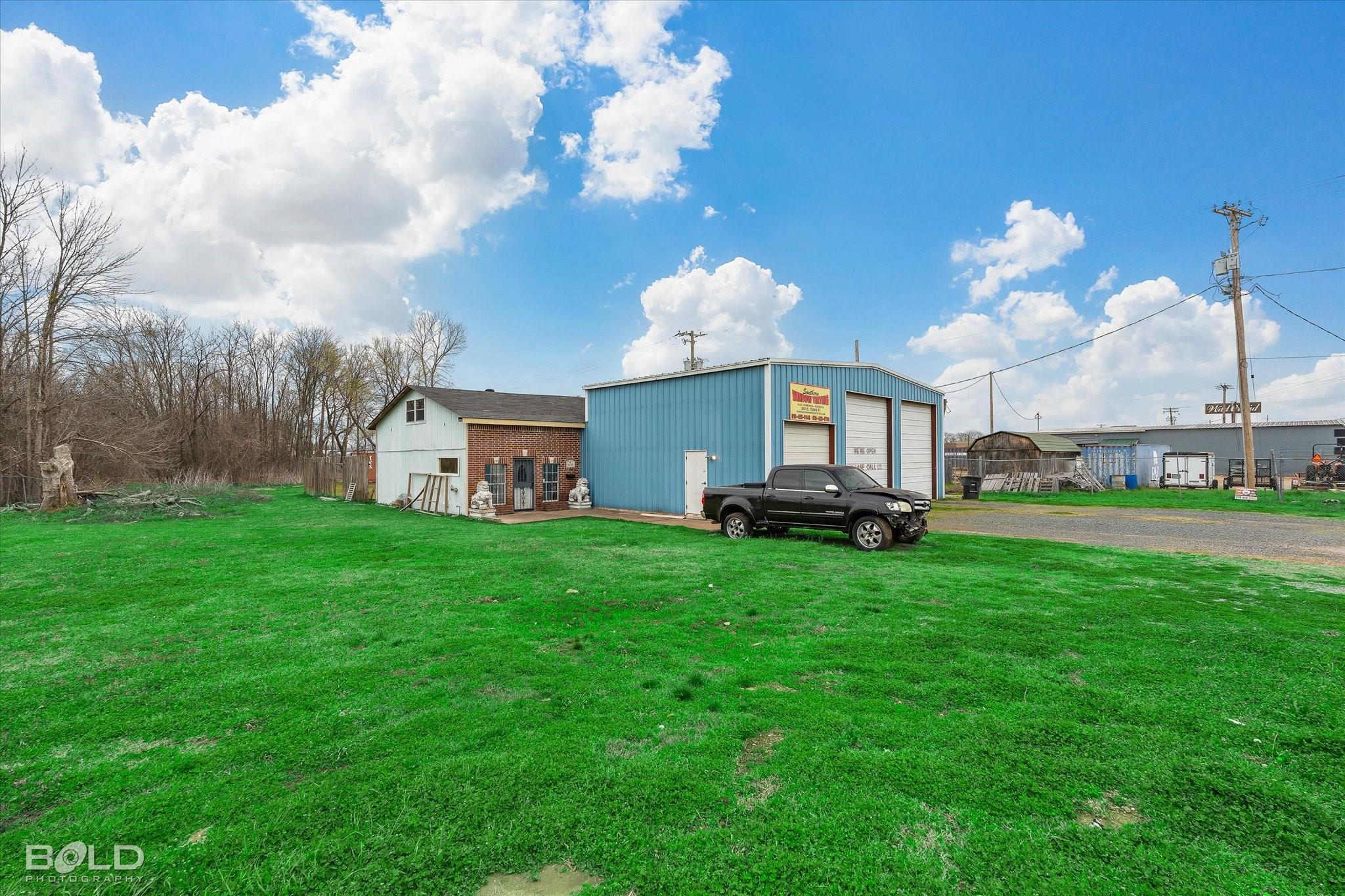 main property photo 17
