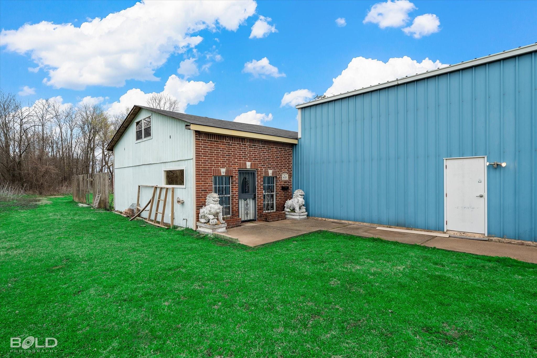 main property photo 22