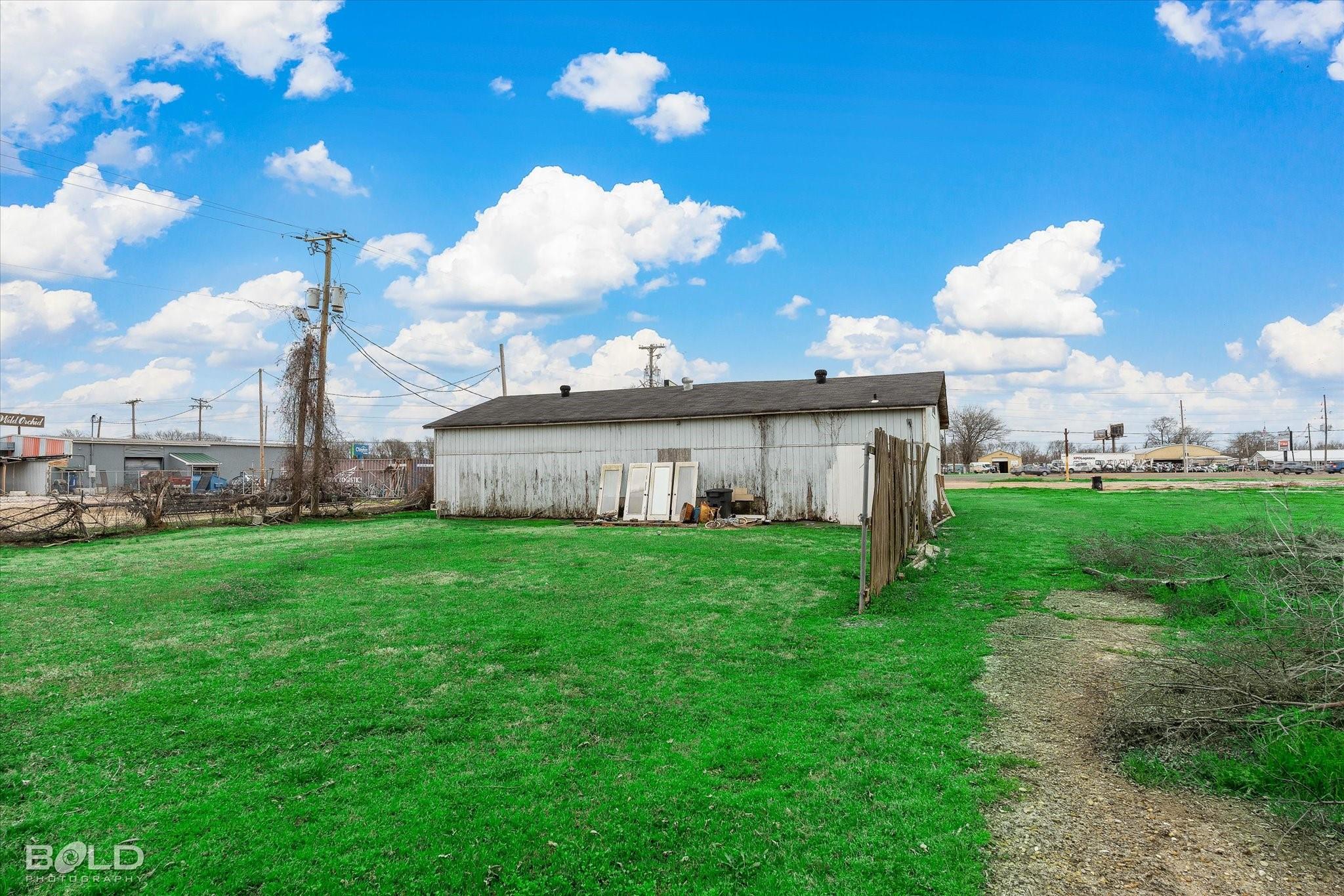 main property photo 23