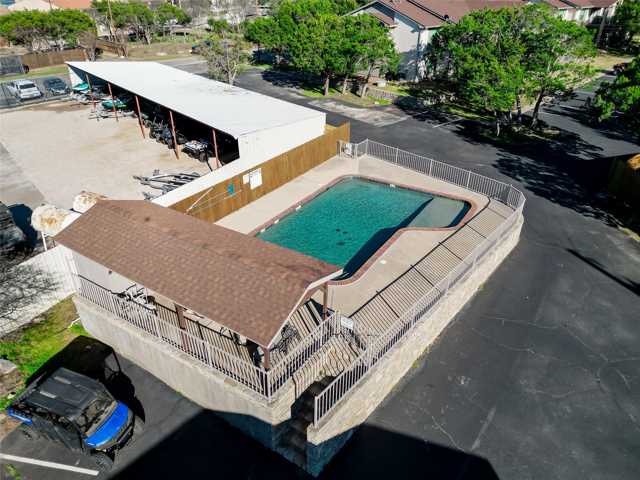 main property photo 27
